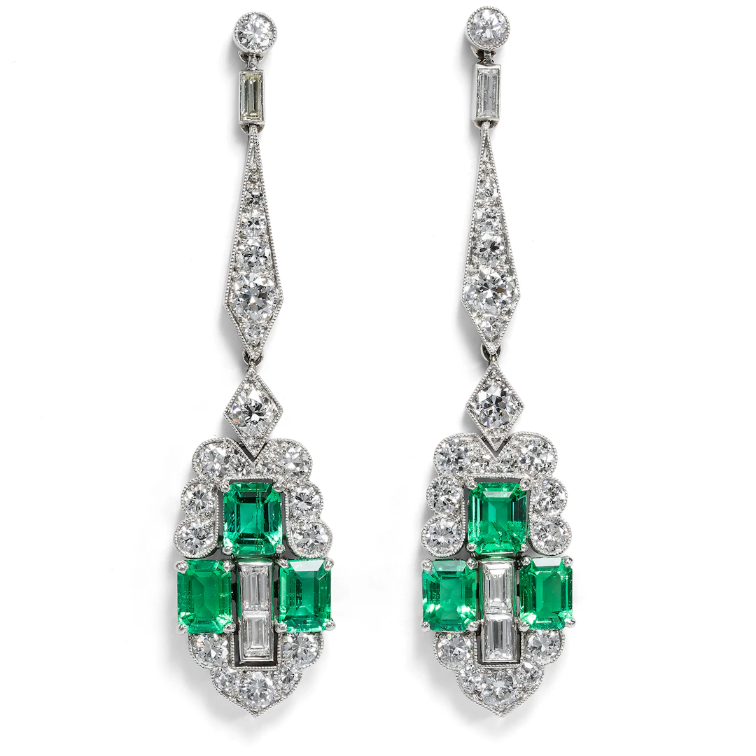 Elegant Earrings With Diamonds & Colombian Emeralds By A. E. Köchert