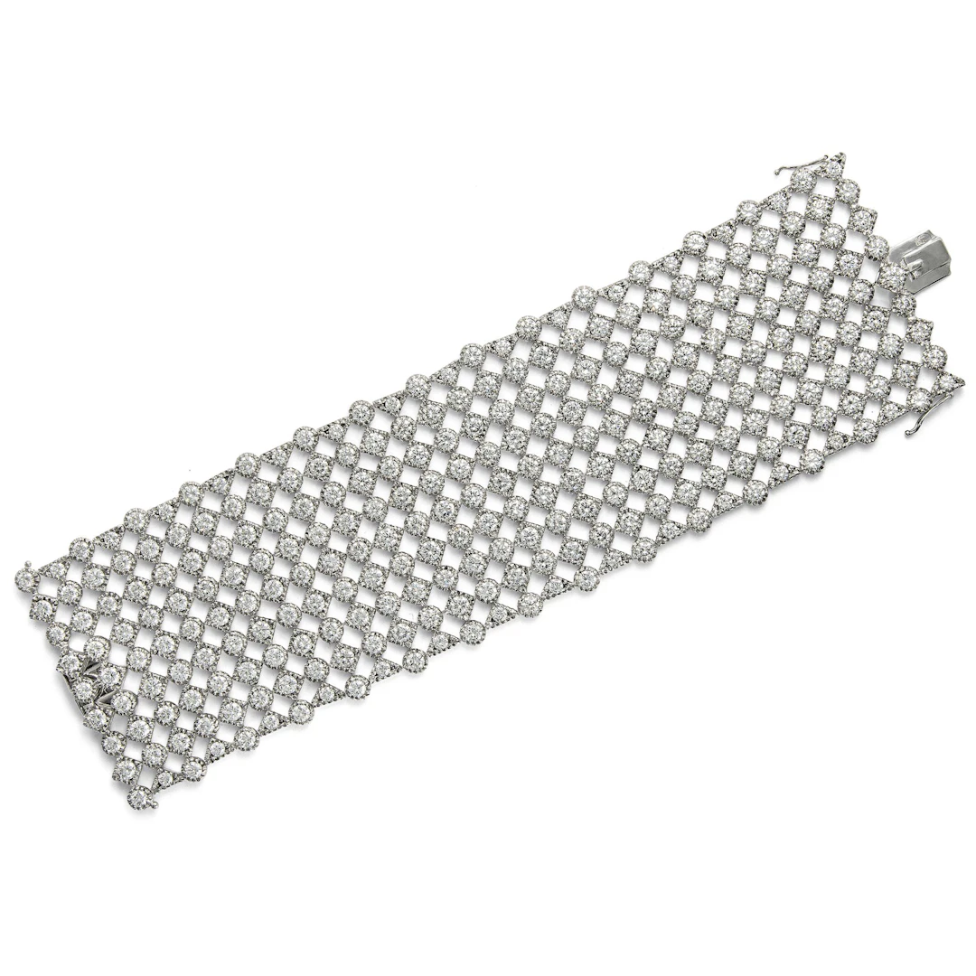 Luxurious Bracelet With 45.00 Carat Diamonds in White Gold, c. 2010