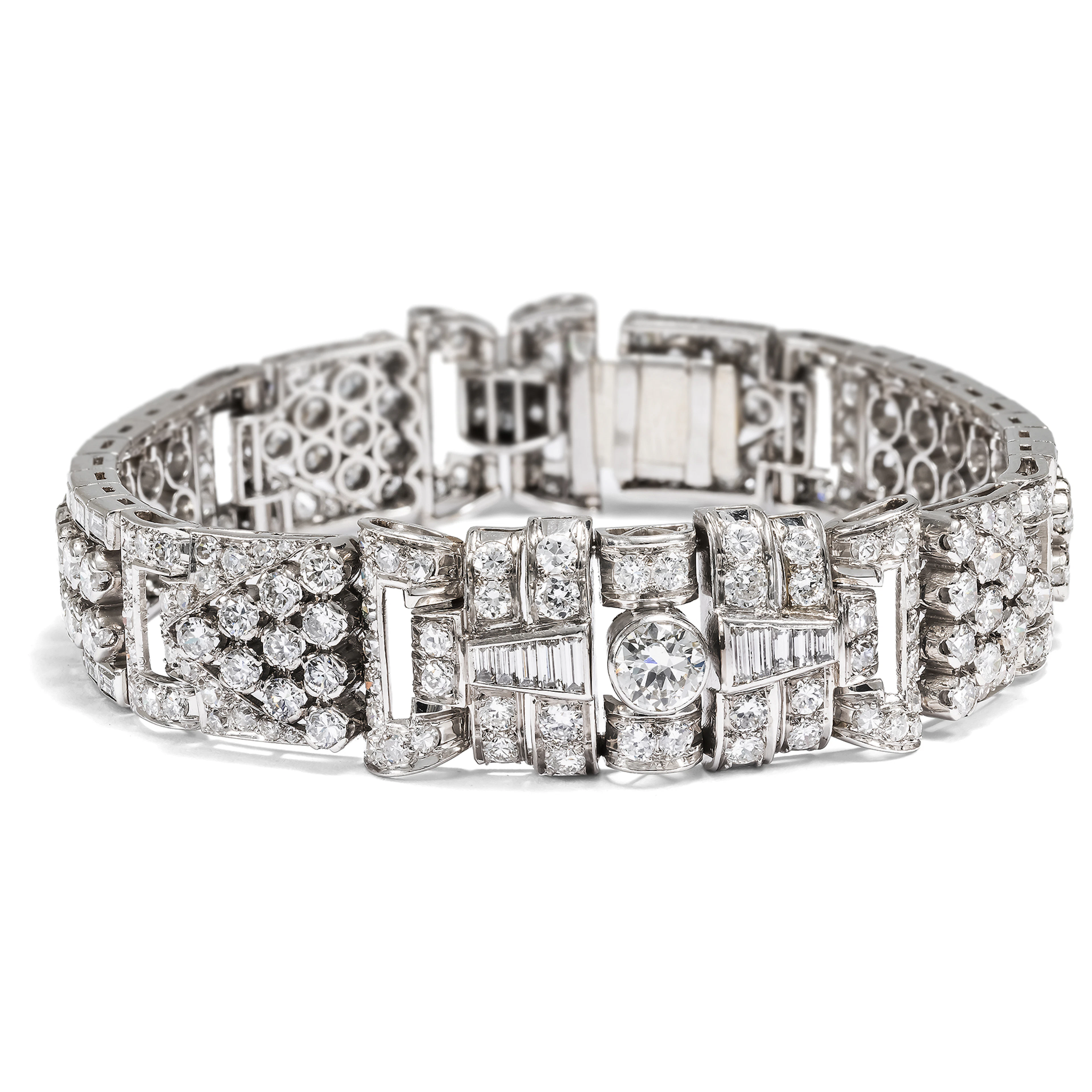 Magnificent "Retro Style" Bracelet with Diamonds in Platinum from
