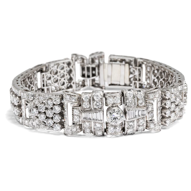 Magnificent "Retro Style" Bracelet with Diamonds in Platinum from
