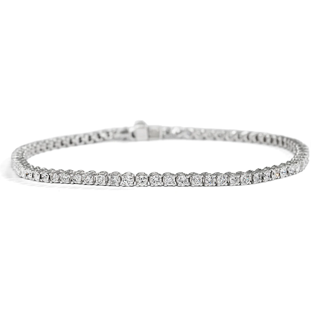 Classic Tennis Bracelet with 2.90 ct Vintage Diamonds in White Gold