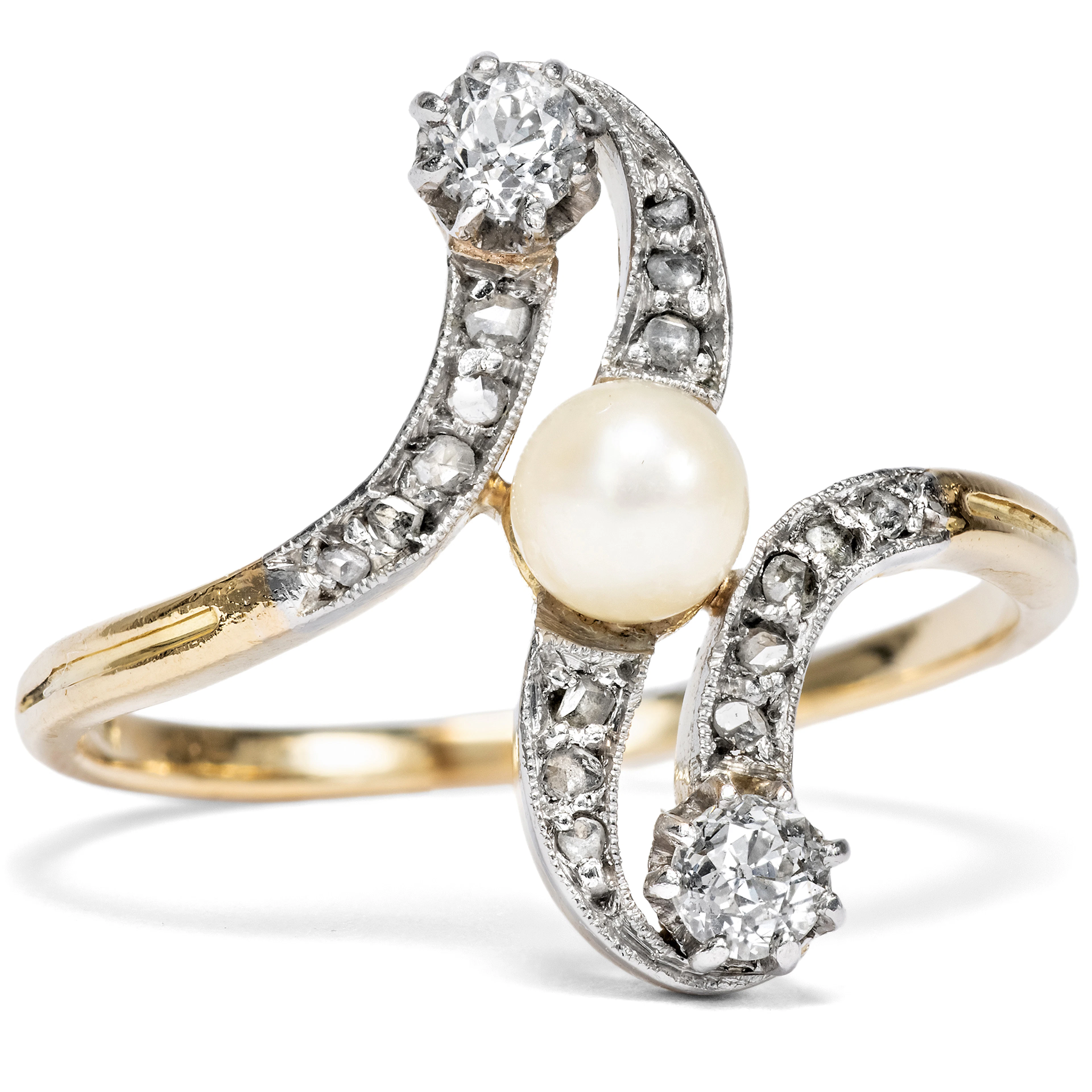 Delicate Ring with a Natural Pearl & Diamonds in Gold & Platinum, c. 1910