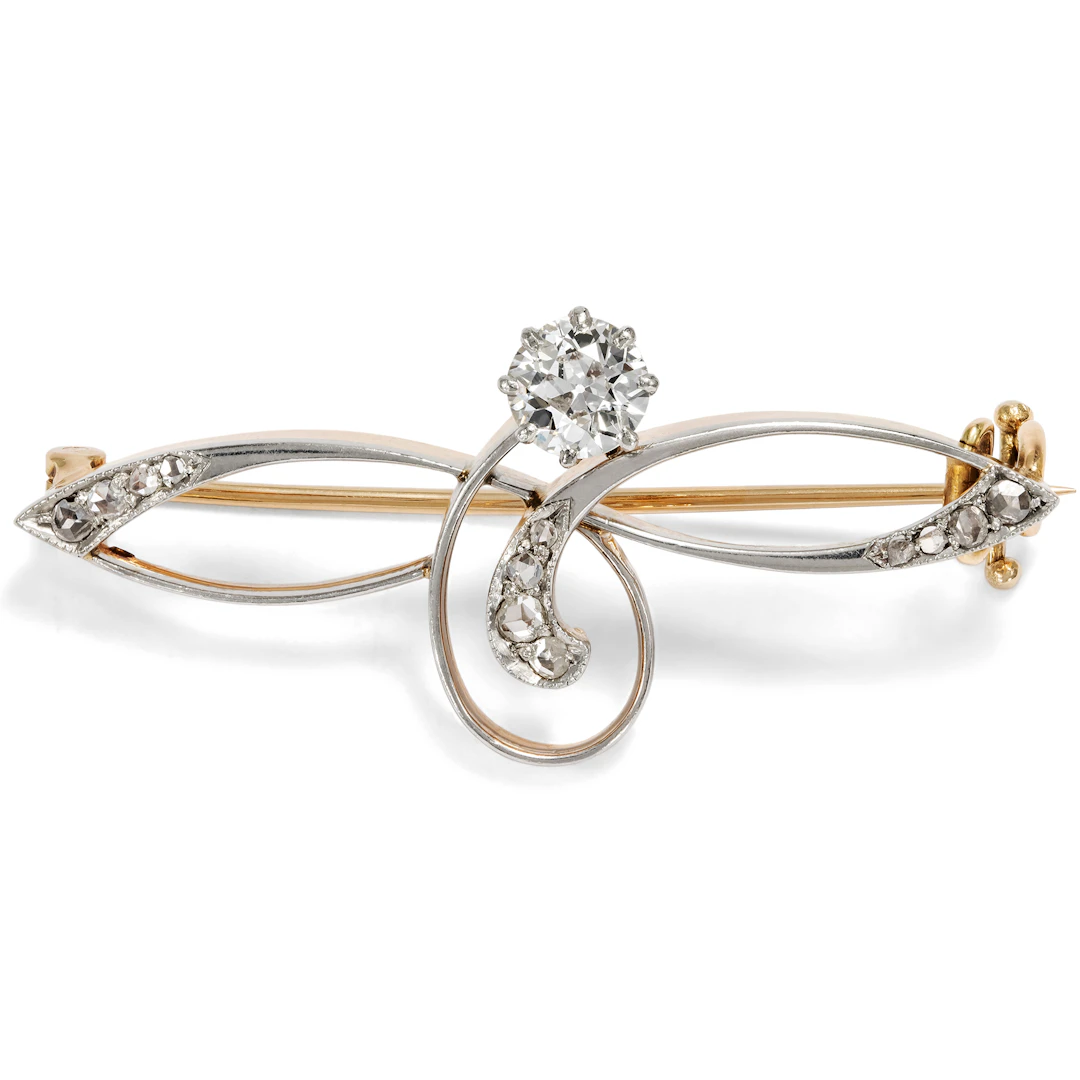 Elegant Art Nouveau Diamond and Platinum Brooch, c. 1905