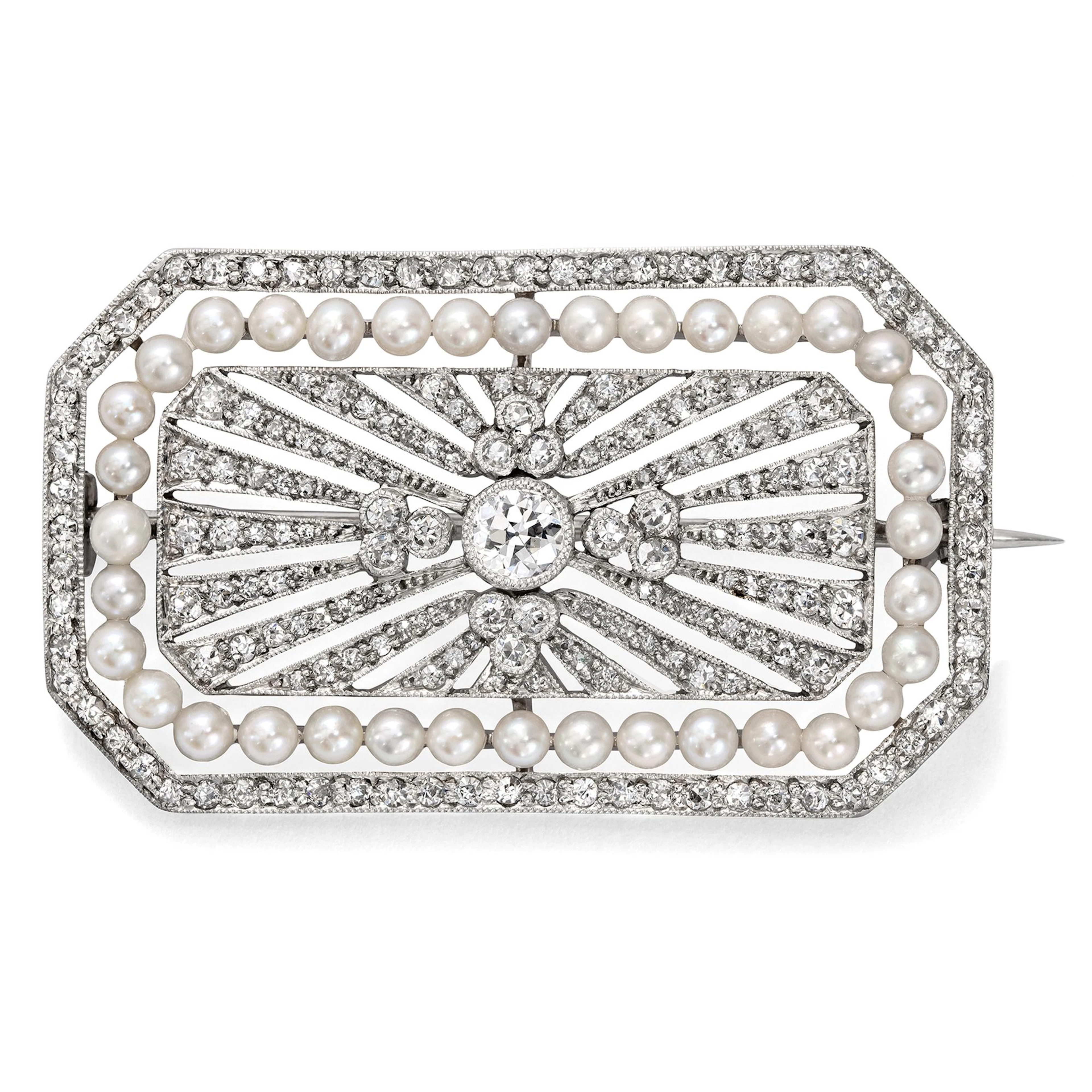Kleinod • Luxuriöse Brosche mit Diamanten & Naturperlen in Platin