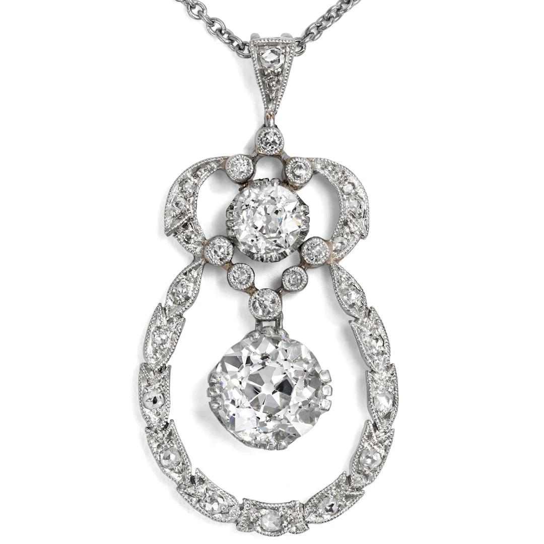Garland Style Pendant with 1.85 ct Diamonds in Platinum, c. 1910