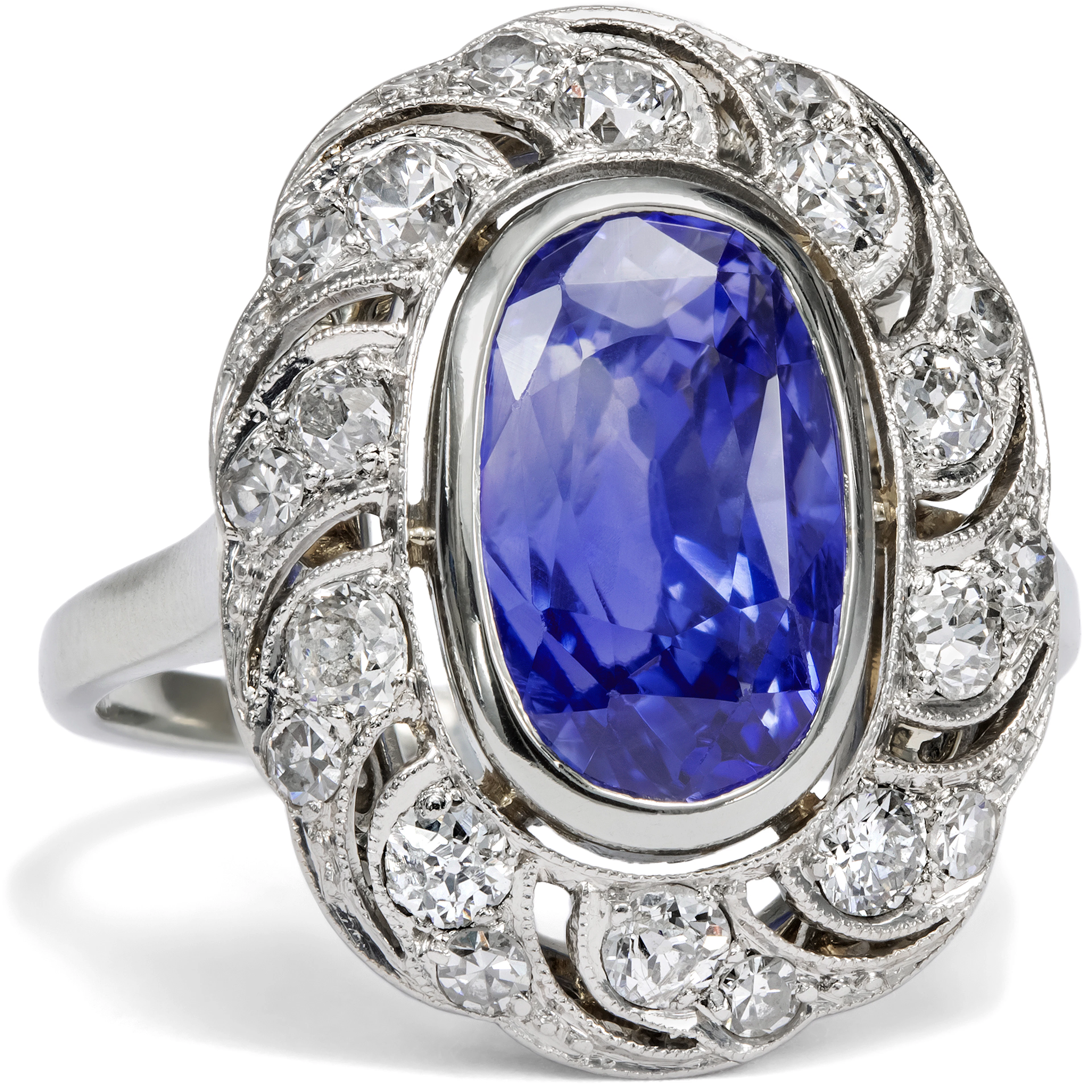 Elegant White Gold & Platinum Ring with Untreated Sapphire & Diamonds, c. 1920