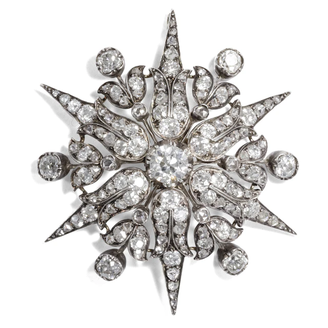 Stunning Diamond Star in Gold & Silver as a Brooch & Pendant, ca. 1880