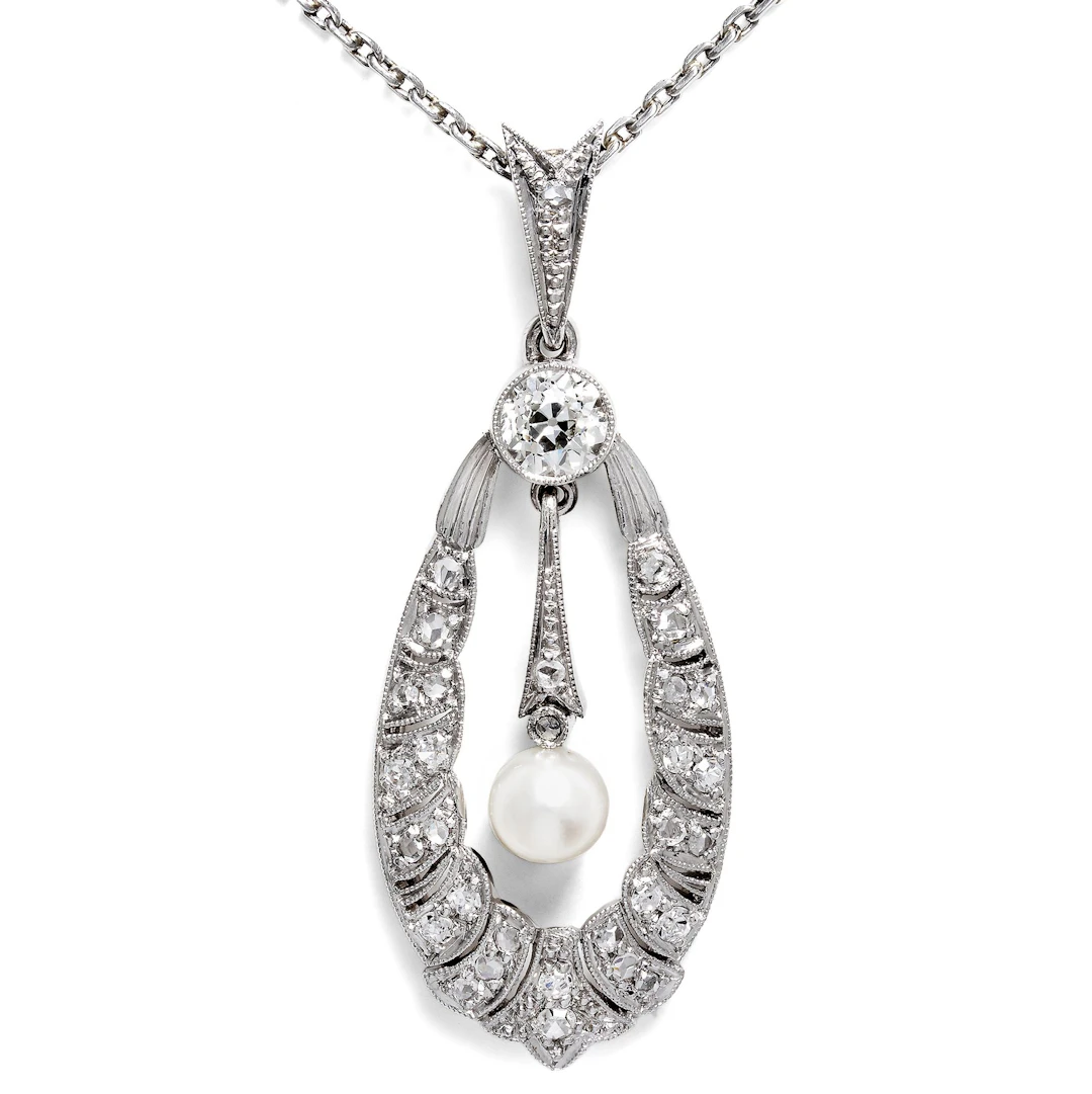 Fabulous Pendant with Diamonds and a Pearl in Platinum on White Gold, c. 1920