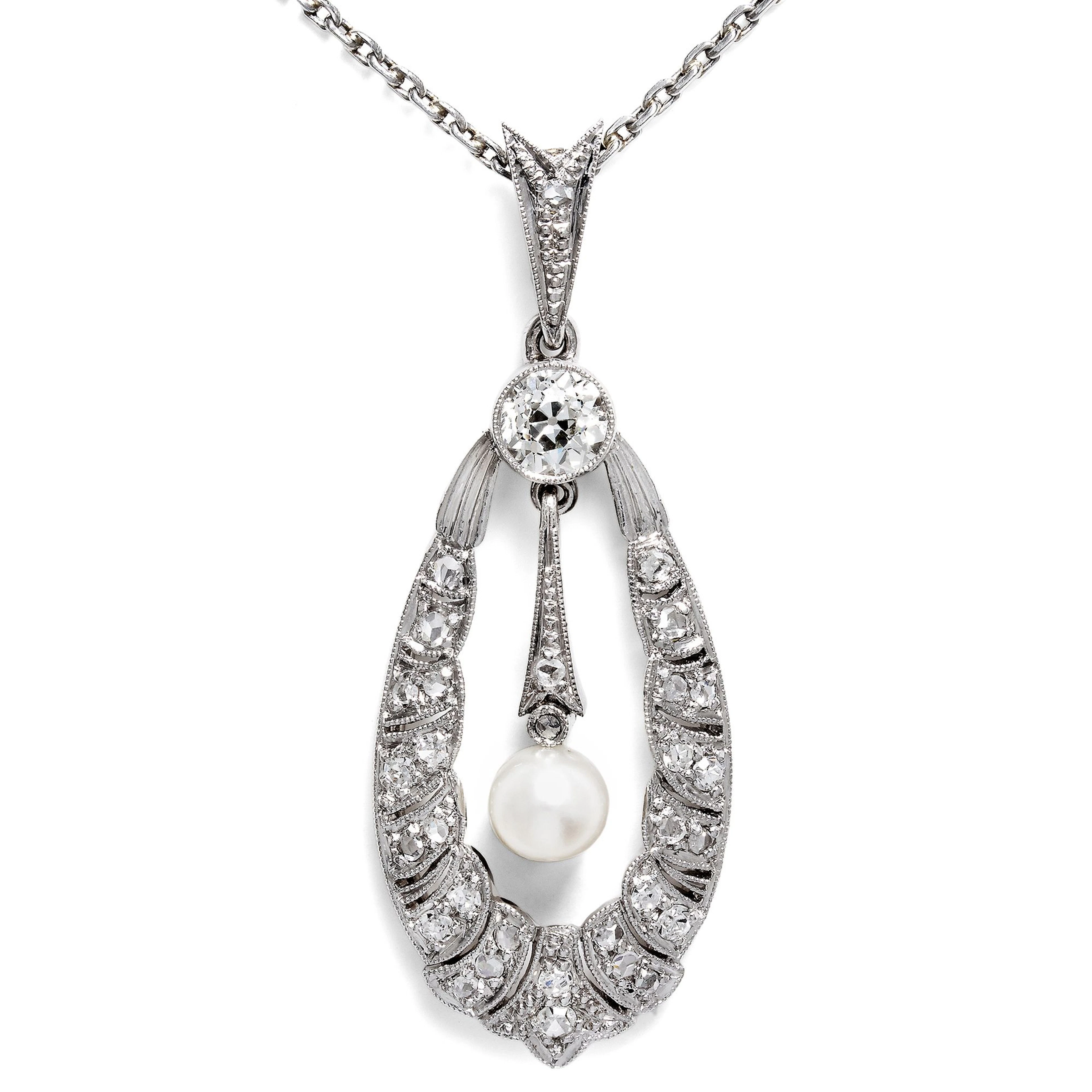 Fabulous Pendant with Diamonds and a Pearl in Platinum on White Gold, c. 1920