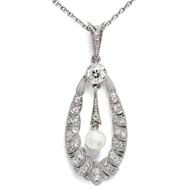 Fabulous Pendant with Diamonds and a Pearl in Platinum on White Gold, c. 1920