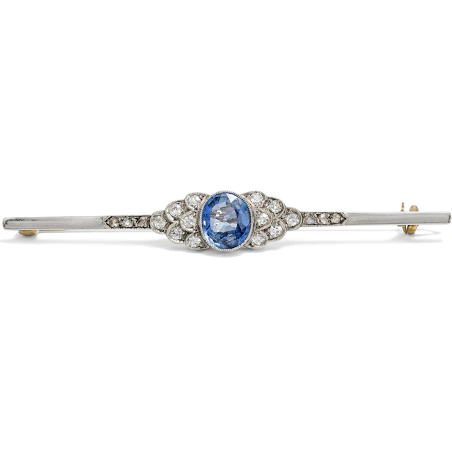Déco Bar Brooch with Untreated Sapphire and Diamonds, c. 1925