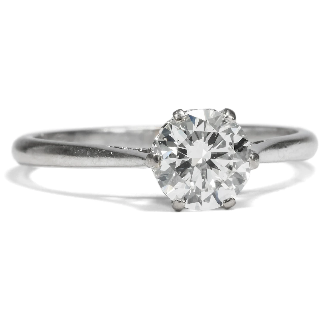 Expressive Engagement Ring with 0.88 ct Brilliant Cut Diamond in White