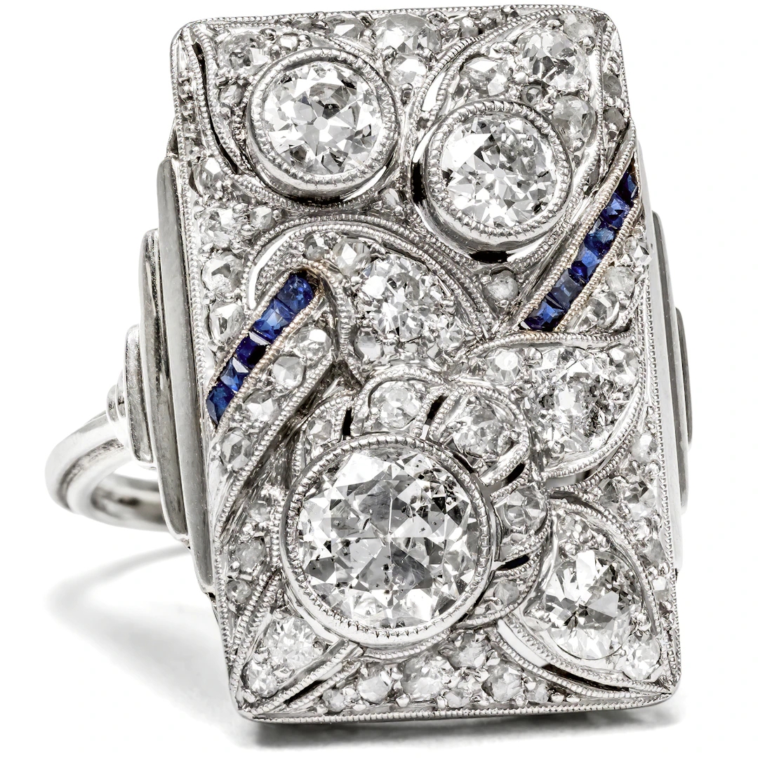 Extravagant Art Deco Ring with Diamonds in Platinum and White Gold, c. 1925