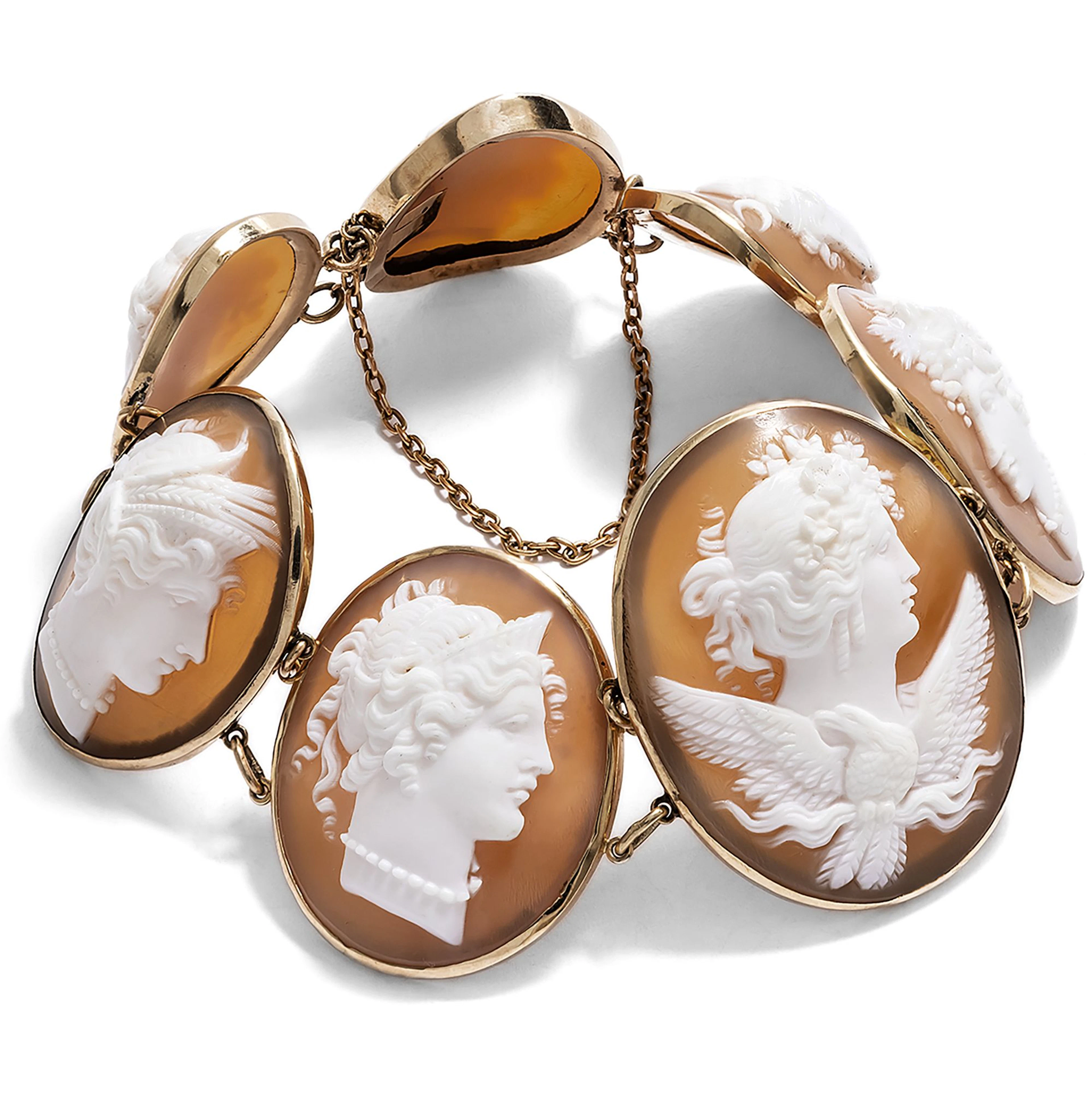 Victorian Bracelet With Seven Cameos in Gold, Circa 1860