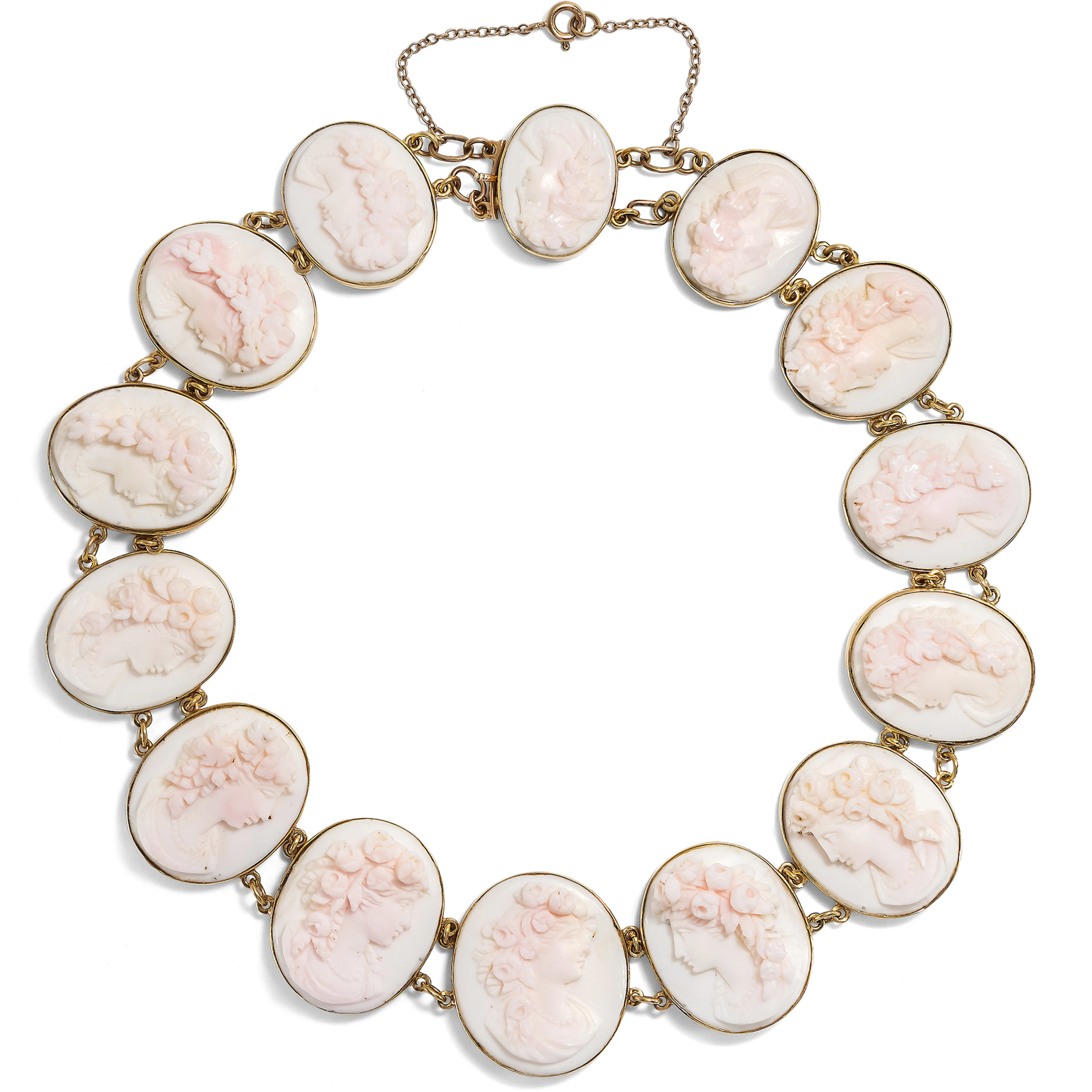 Rausch und Rosen • Antikes Collier mit rosafarbenen Conch-Gemmen in
