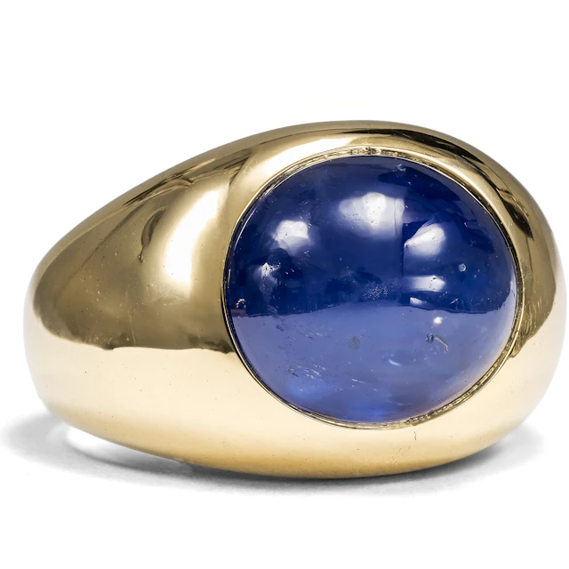 High-Quality Gold Band Ring with Large Sapphire Cabochon, Carl Ernst