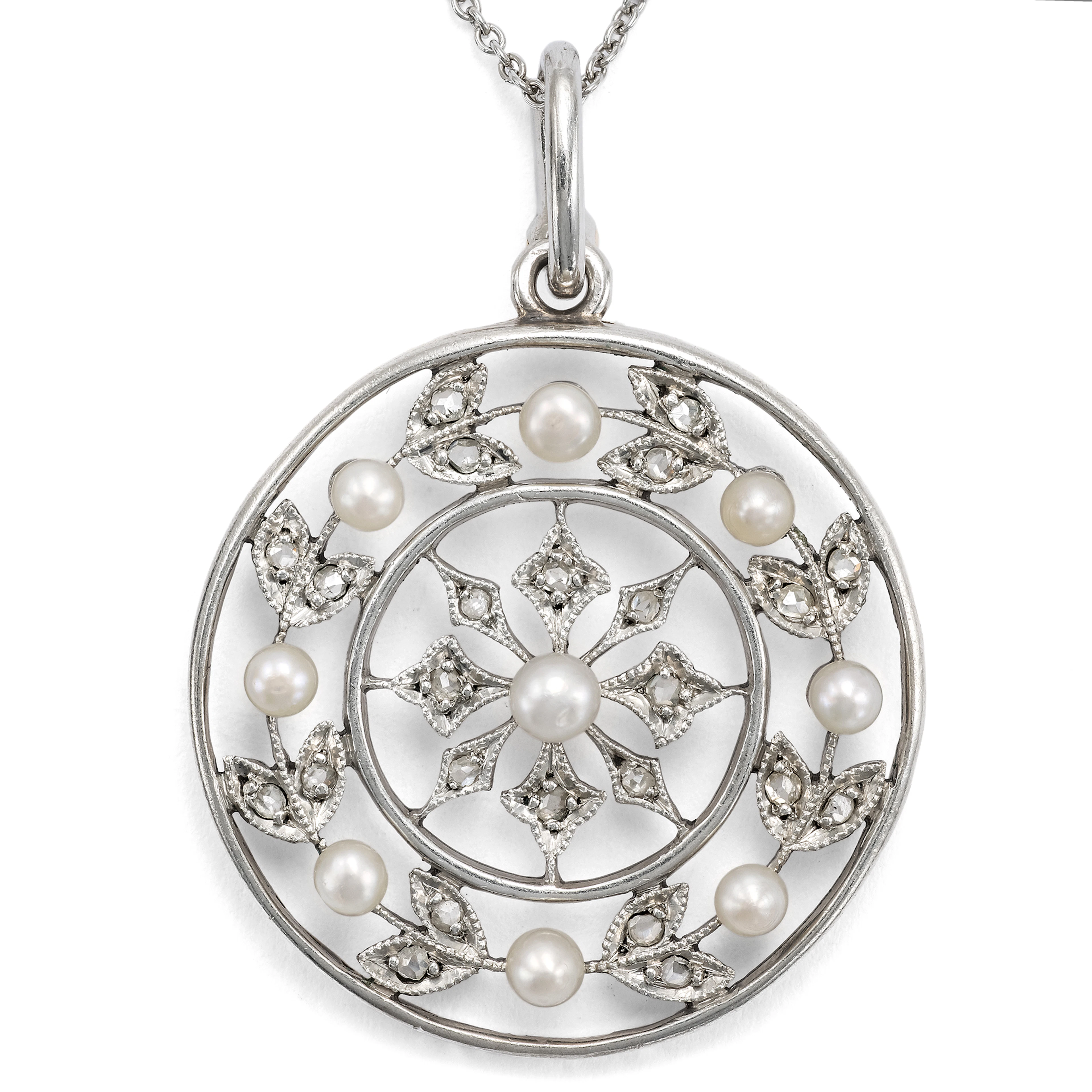 Elegant Pendant with Diamonds and Pearls in Platinum, Paris, c. 1910
