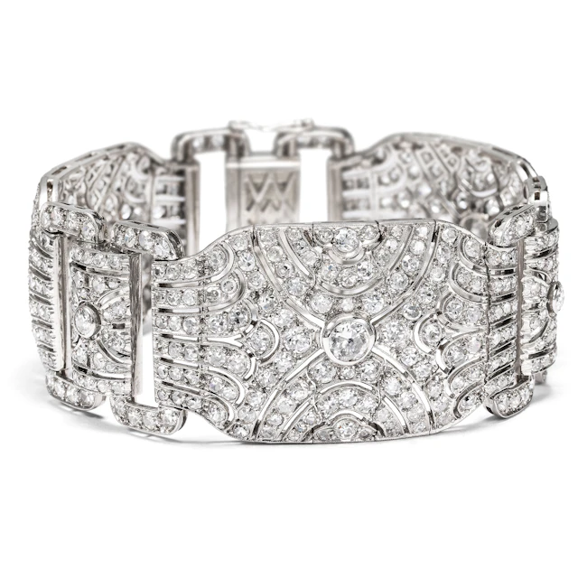Exquisite Bracelet with 14.10 ct Diamonds in Platinum by Léon Tcherkassy
