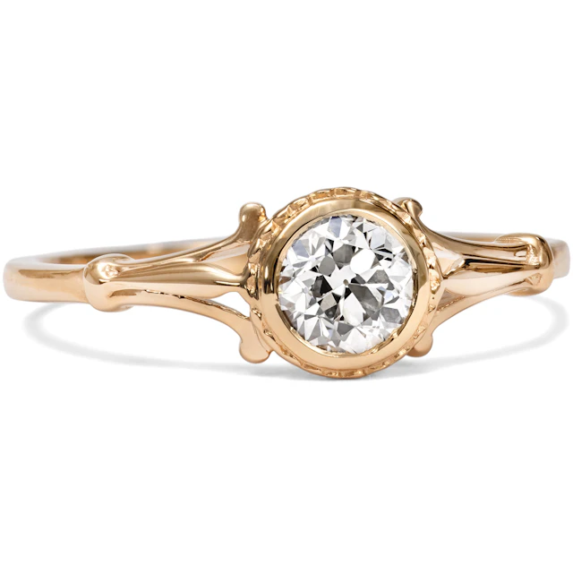 Romantic Ring with an Antique “Old European Cut” Diamond in Rose Gold