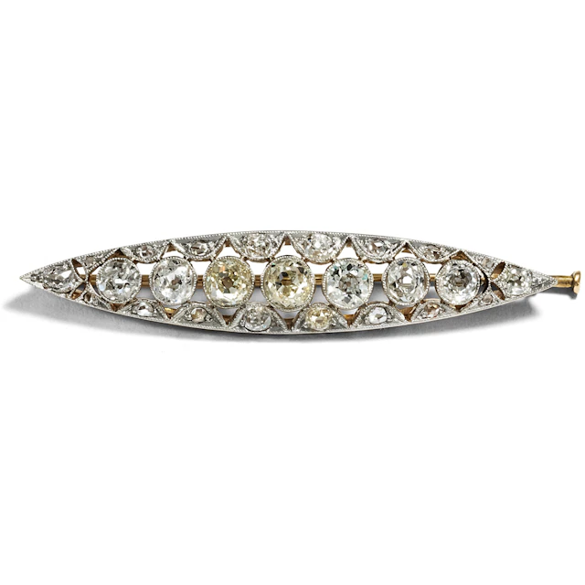 Luxurious Bar Brooch With 2.70 Ct Old Cut Diamonds in Gold & Platinum