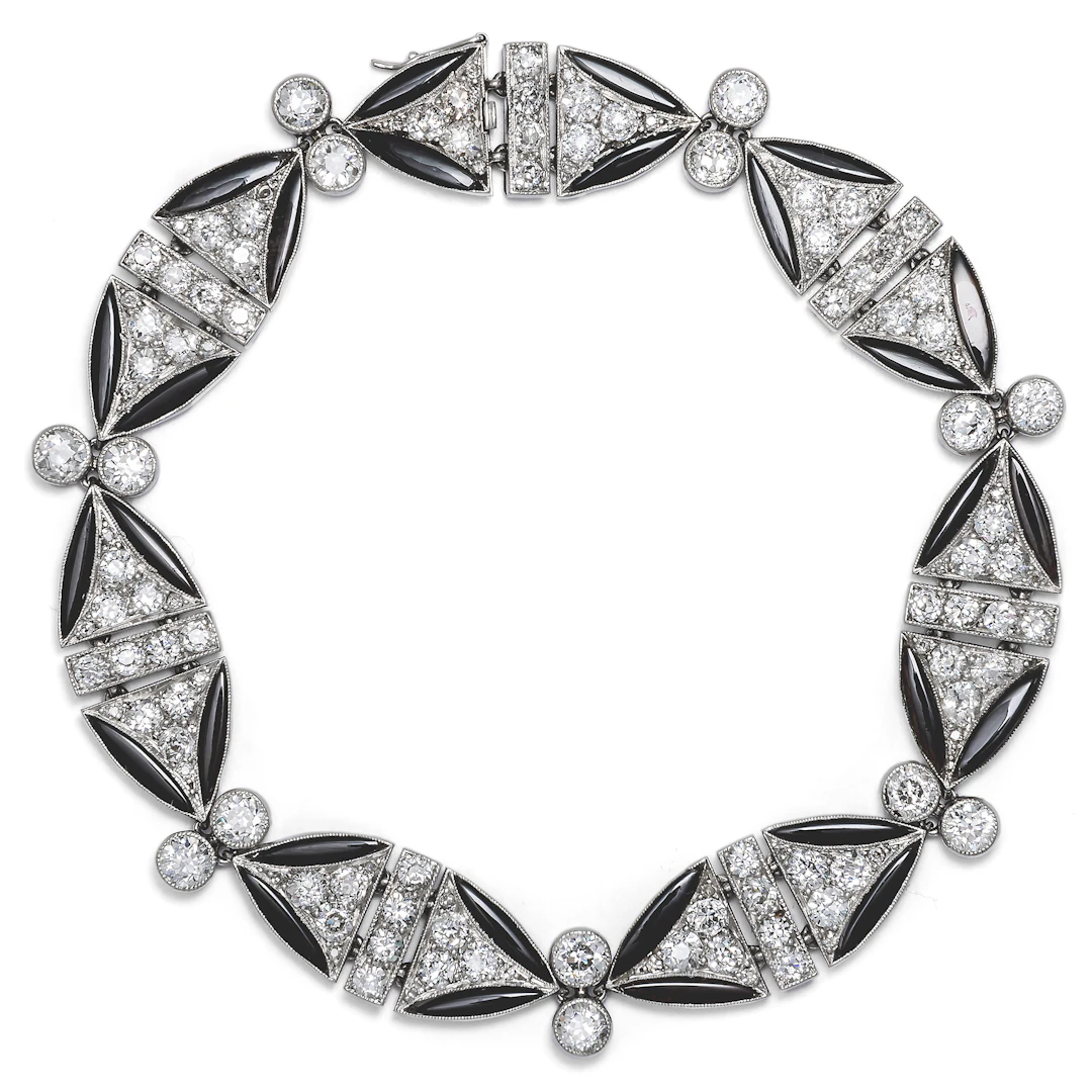 Elegant Déco Bracelet with Diamonds and Onyxes in Platinum, France, c. 1925