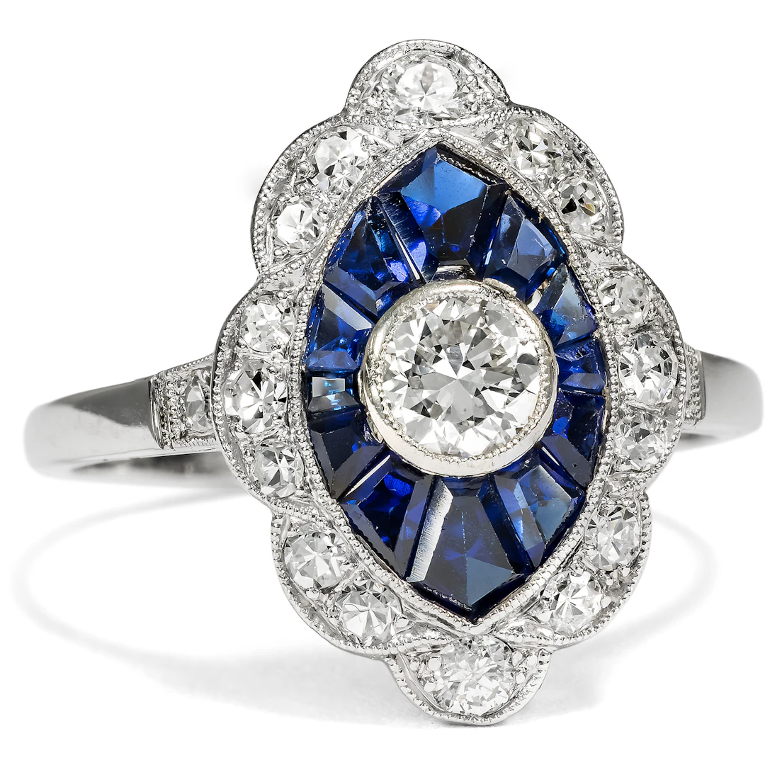 Exciting Art Déco Ring with Diamonds in White Gold, c. 1930
