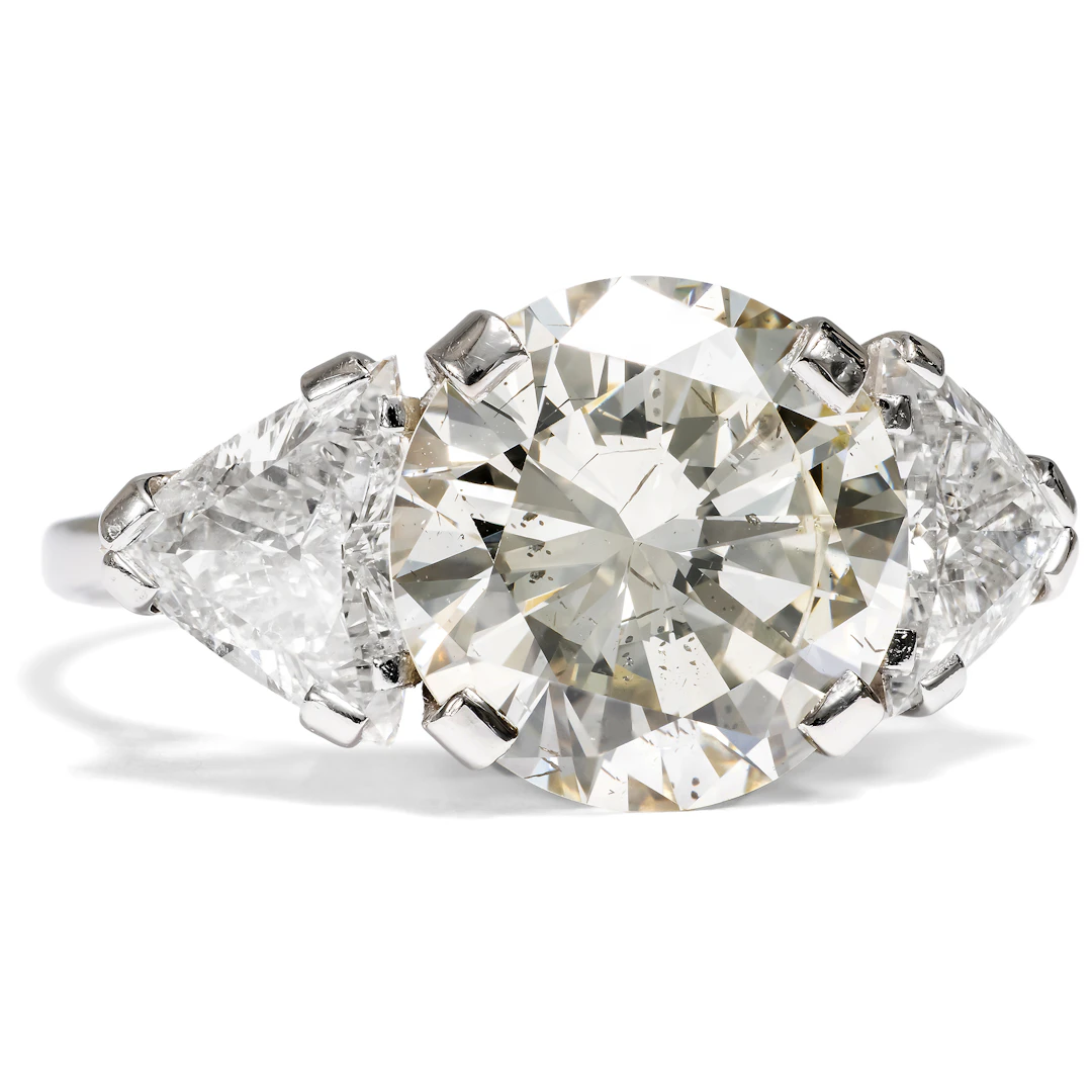 Glamorous Vintage Ring with 6.17 ct Brilliant & Trillion Diamonds, c. 2000