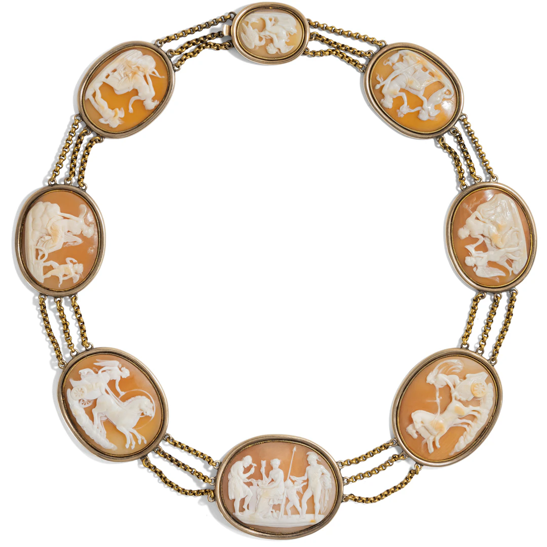 Wonderful Antique Necklace With First Class Cameos in Gold, c. 1820