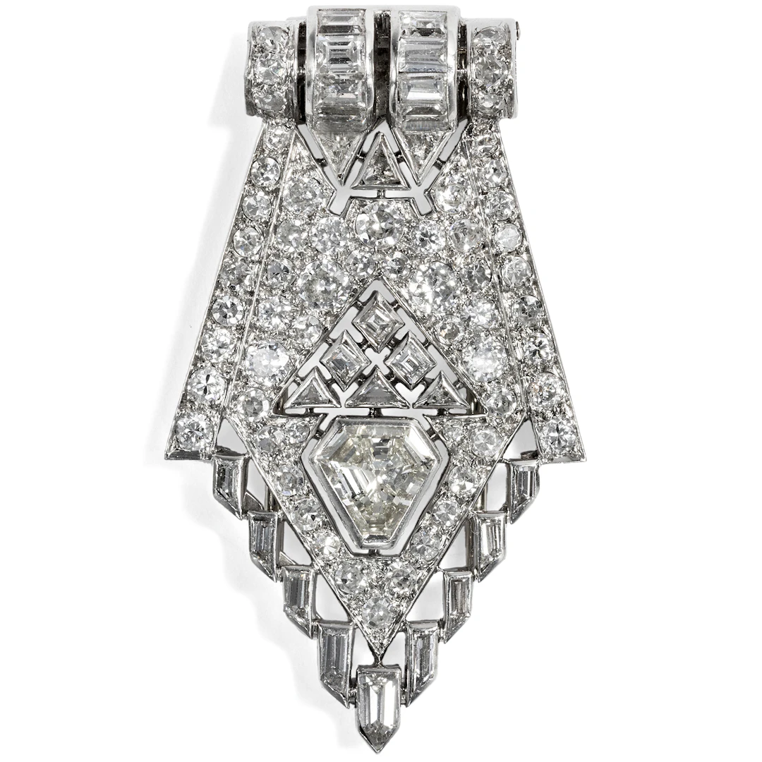 Unusual Art Deco Clip With 4.09 ct Diamonds in Platinum and White