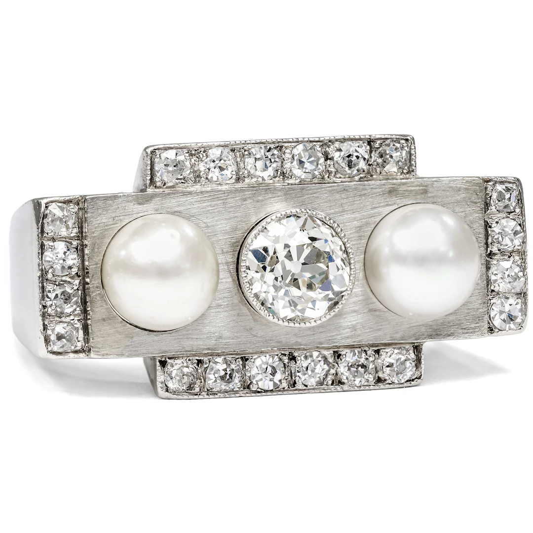 Sculptural Déco Ring with Diamonds and Pearls in White Gold, c. 1940