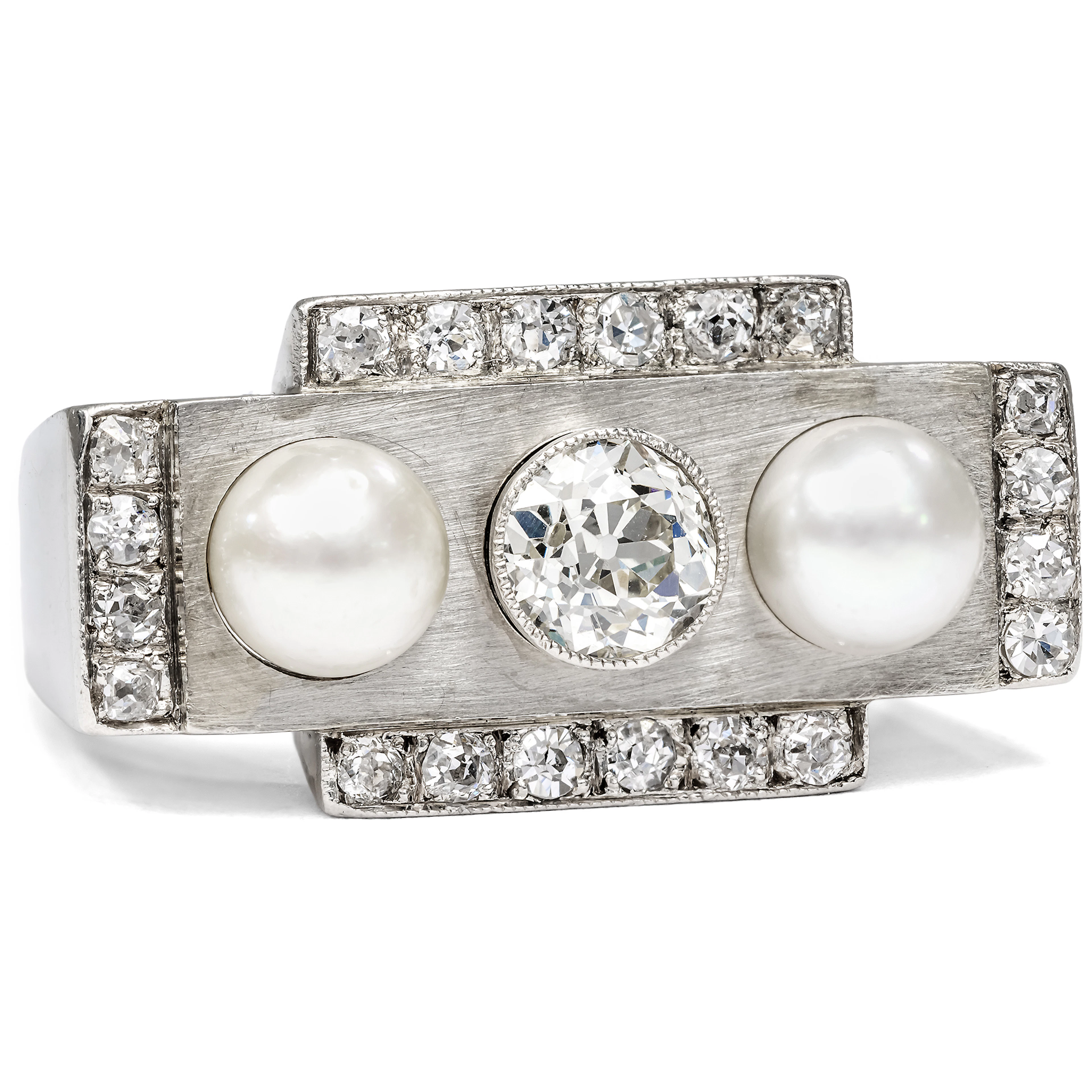Sculptural Déco Ring with Diamonds and Pearls in White Gold, c. 1940