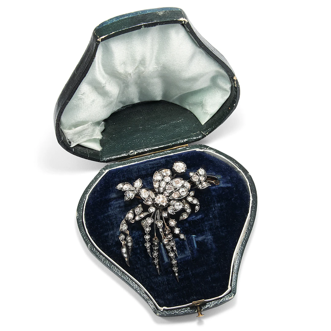 Floral brooch "en pampille" with diamond roses, around 1850