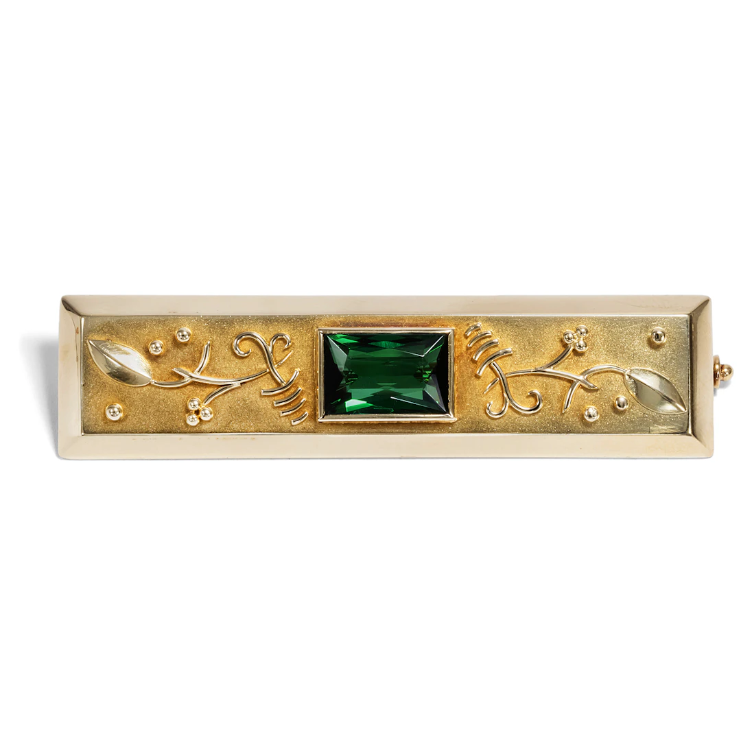 Antique Brooch With Natural Tourmaline in Gold, Germany c. 1930