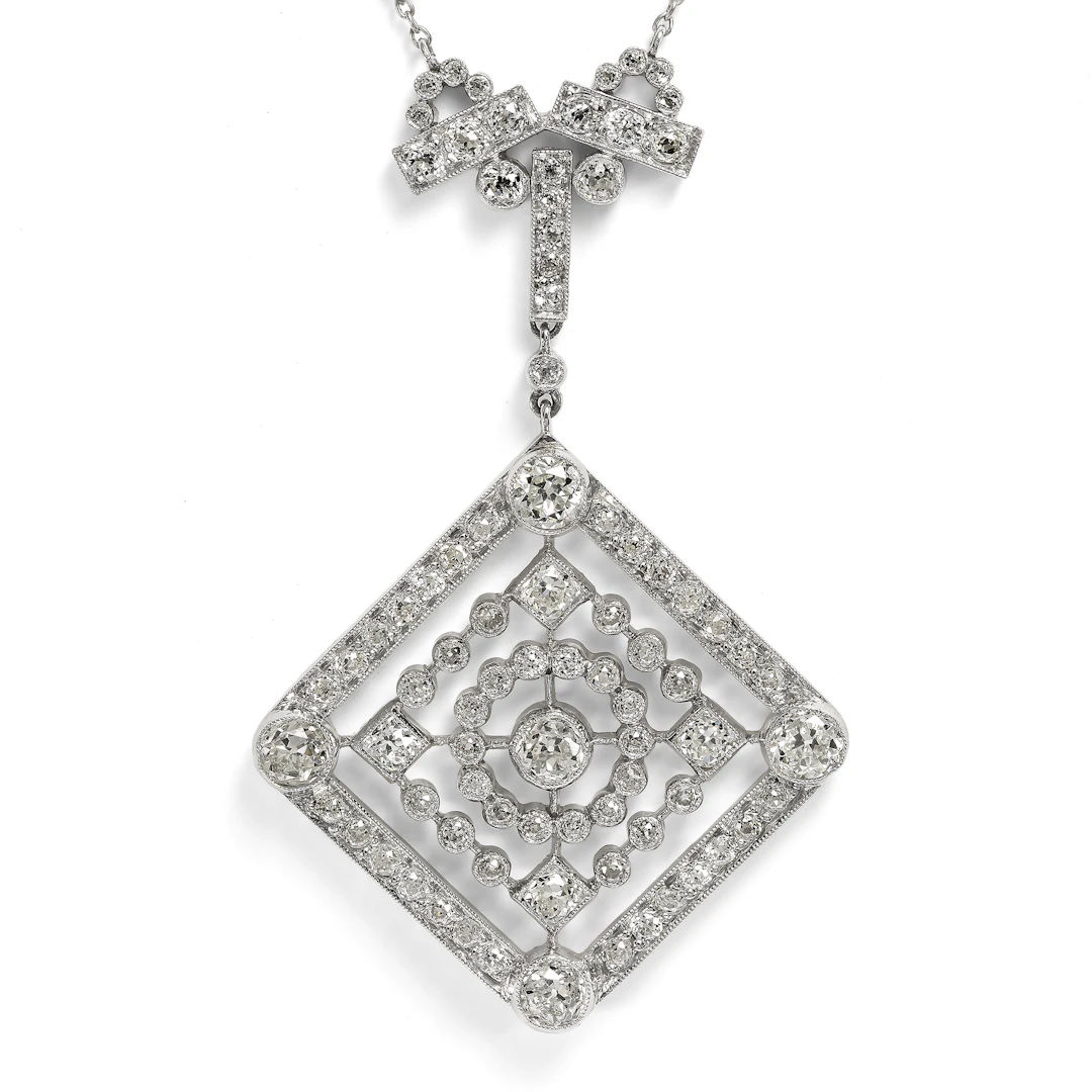 Elegant Belle Époque Diamond Necklace in Platinum, c. 1915