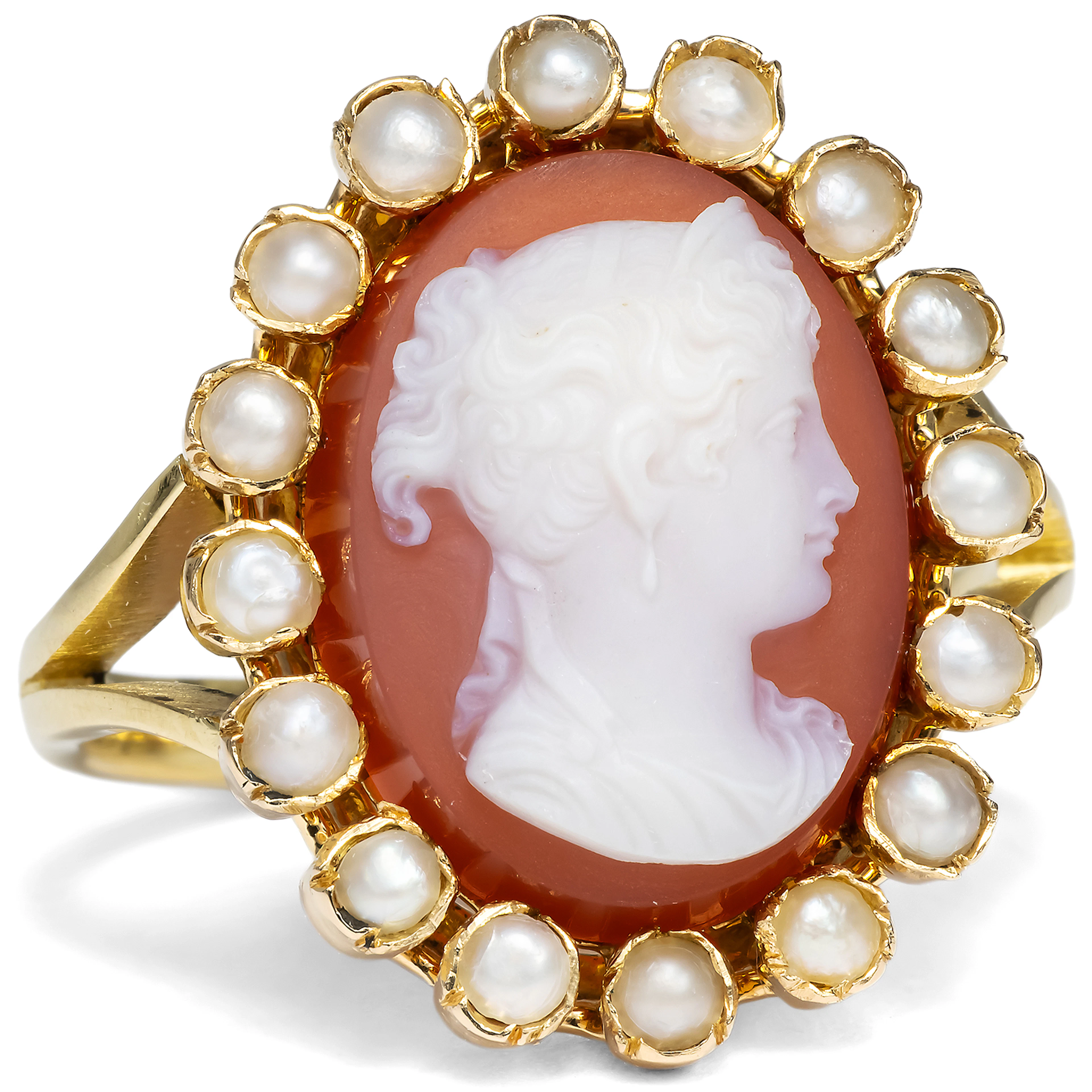 Elegant Gold Ring with a Cameo in Hardstone, Circa 1870 & later