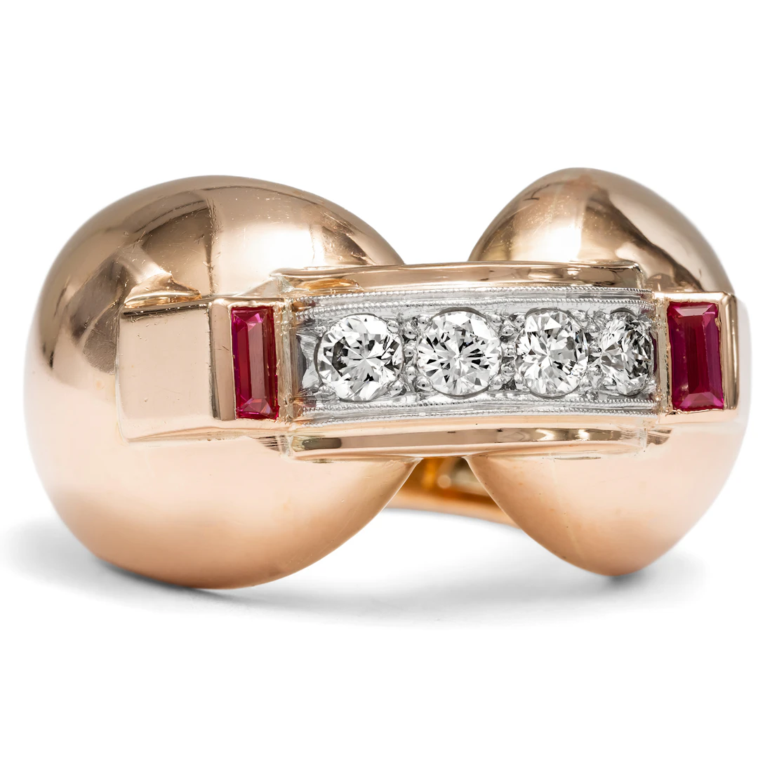 "Retro" ring with diamonds & rubies in red gold, circa 1940