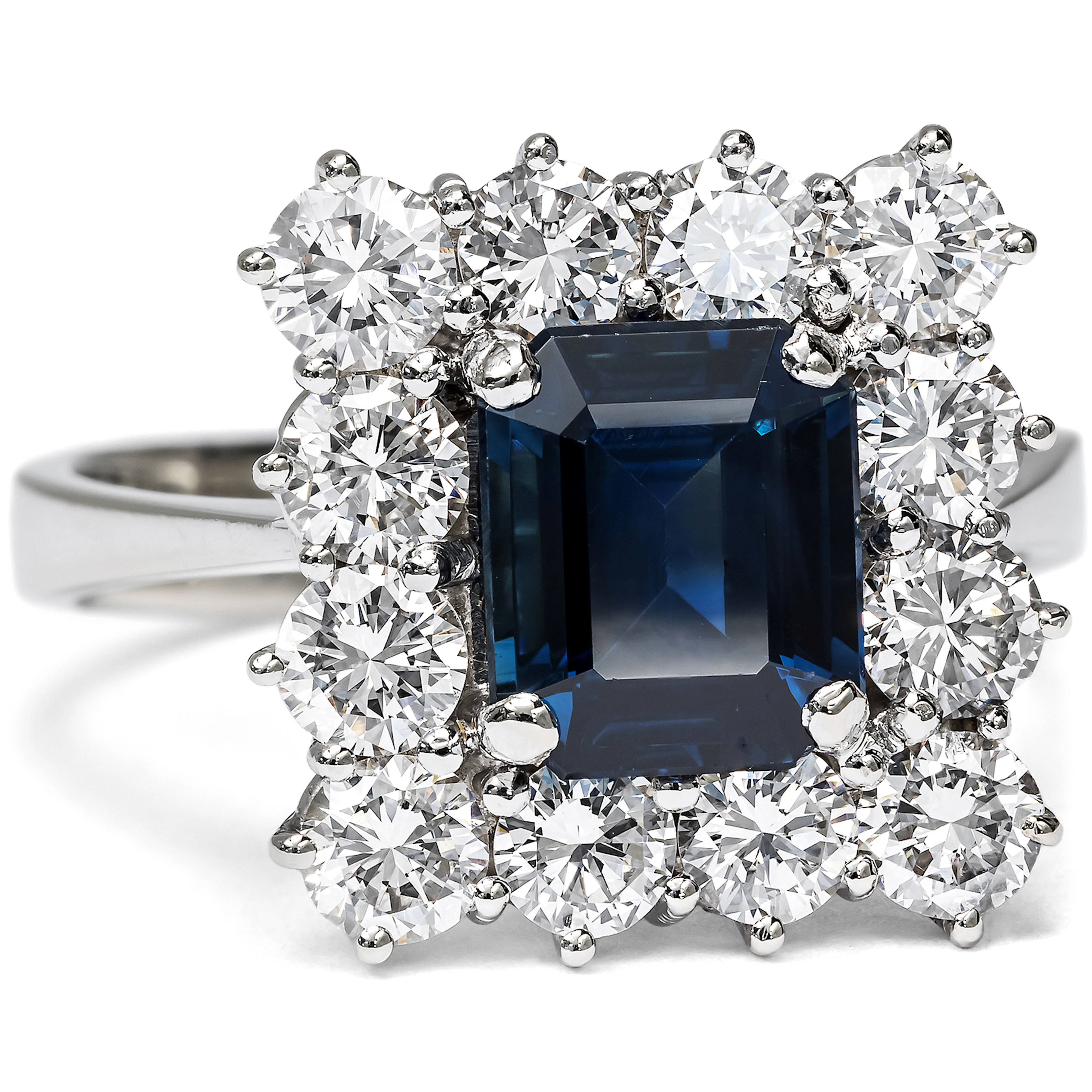 Luxurious White Gold Vintage Ring with Sapphire & Diamonds, Vienna c. 1980