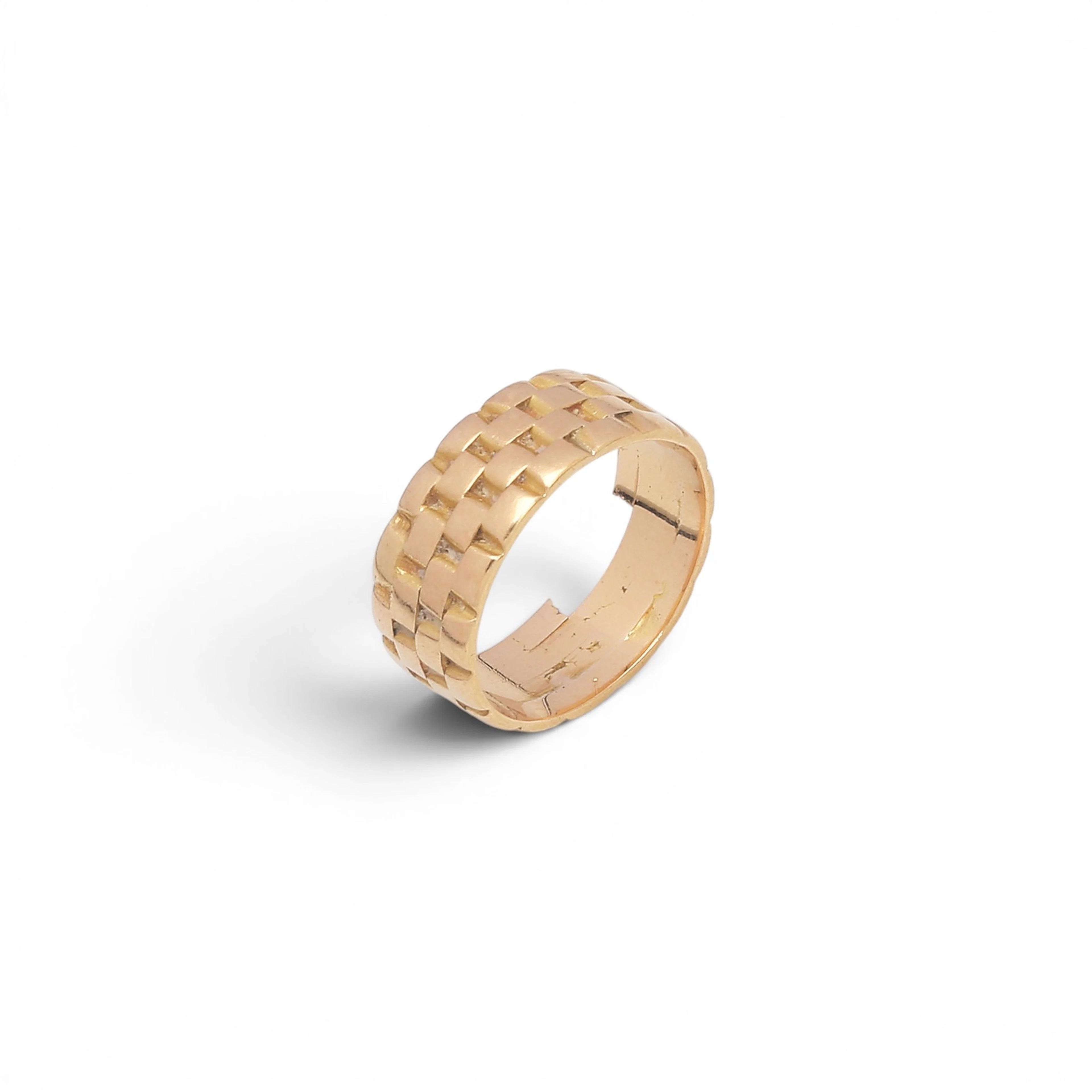 Gold wide ring.