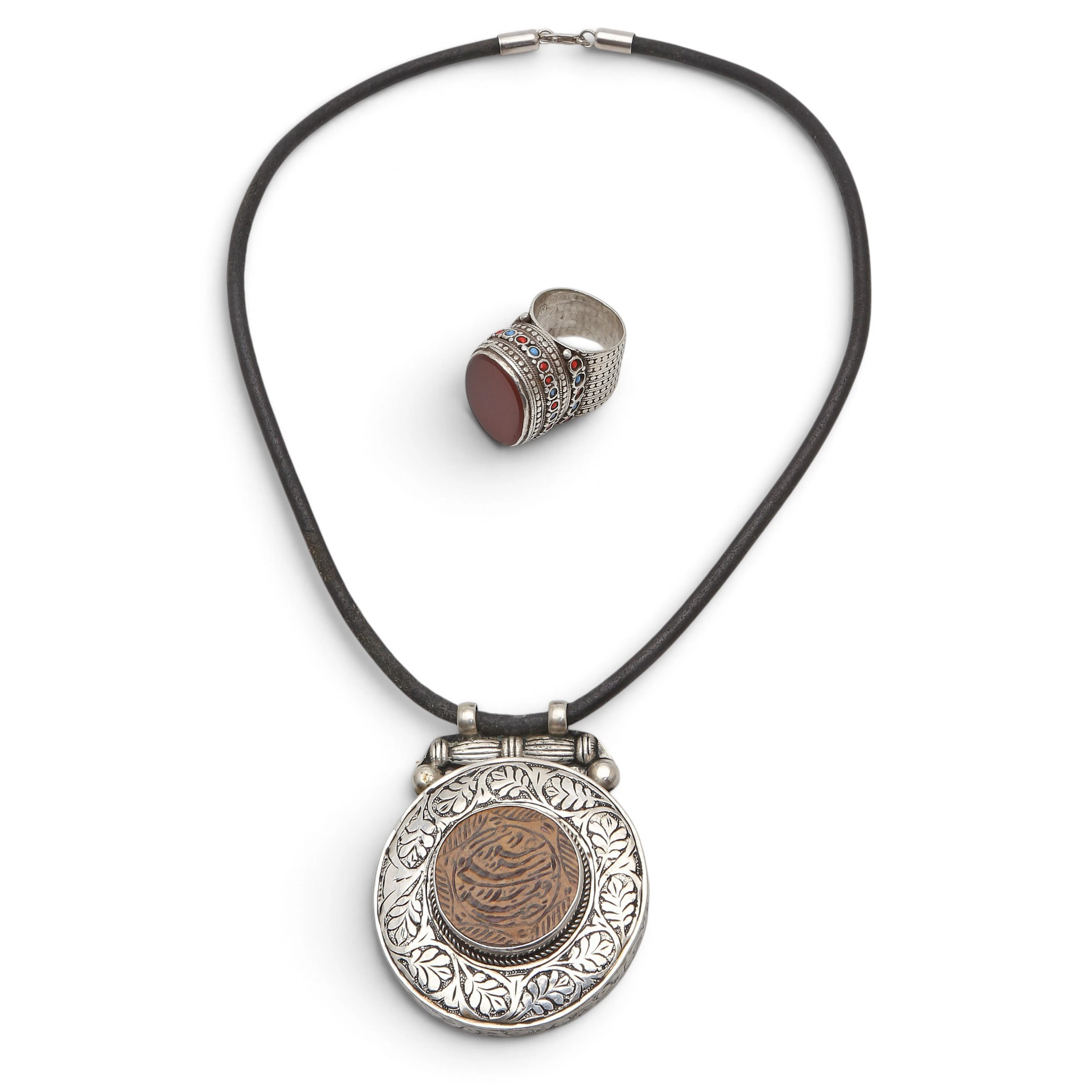 Large Turkish ring in silver and carnelian and Turkish pendant in