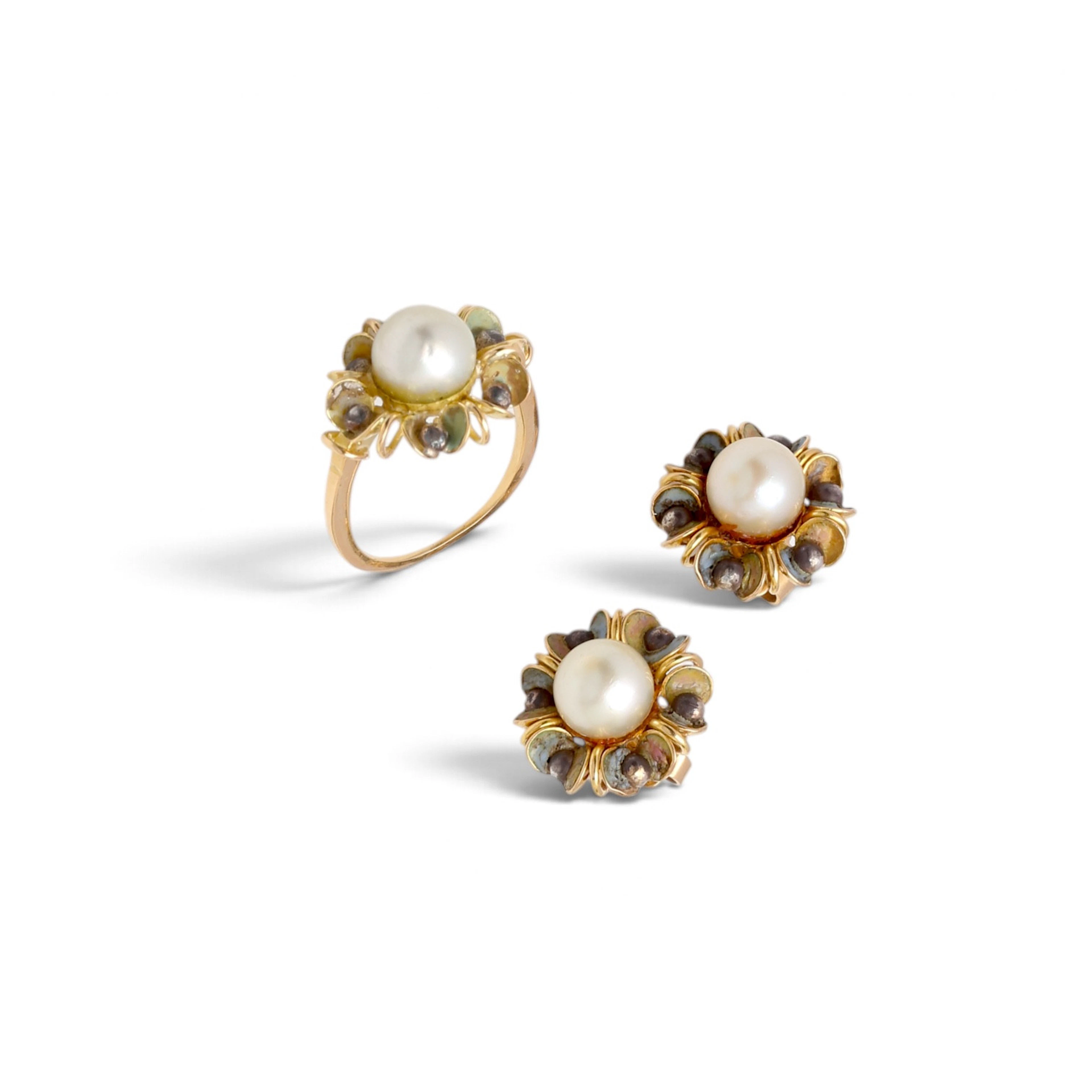 RAMON SUNYER. Floral ring and earring set in gold, circa 1940.