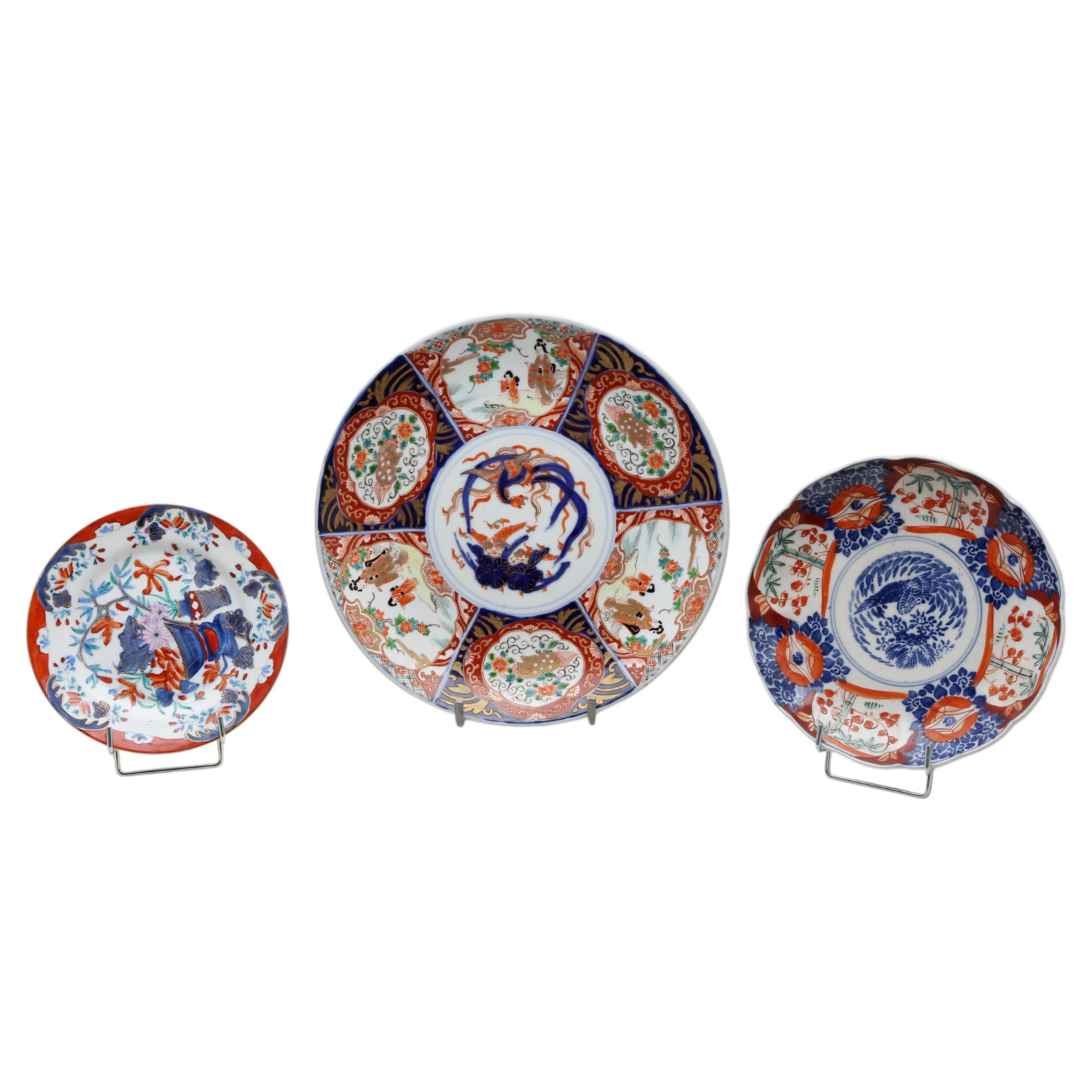 Three Japanese and Chinese dishes in Imari style porcelain, early