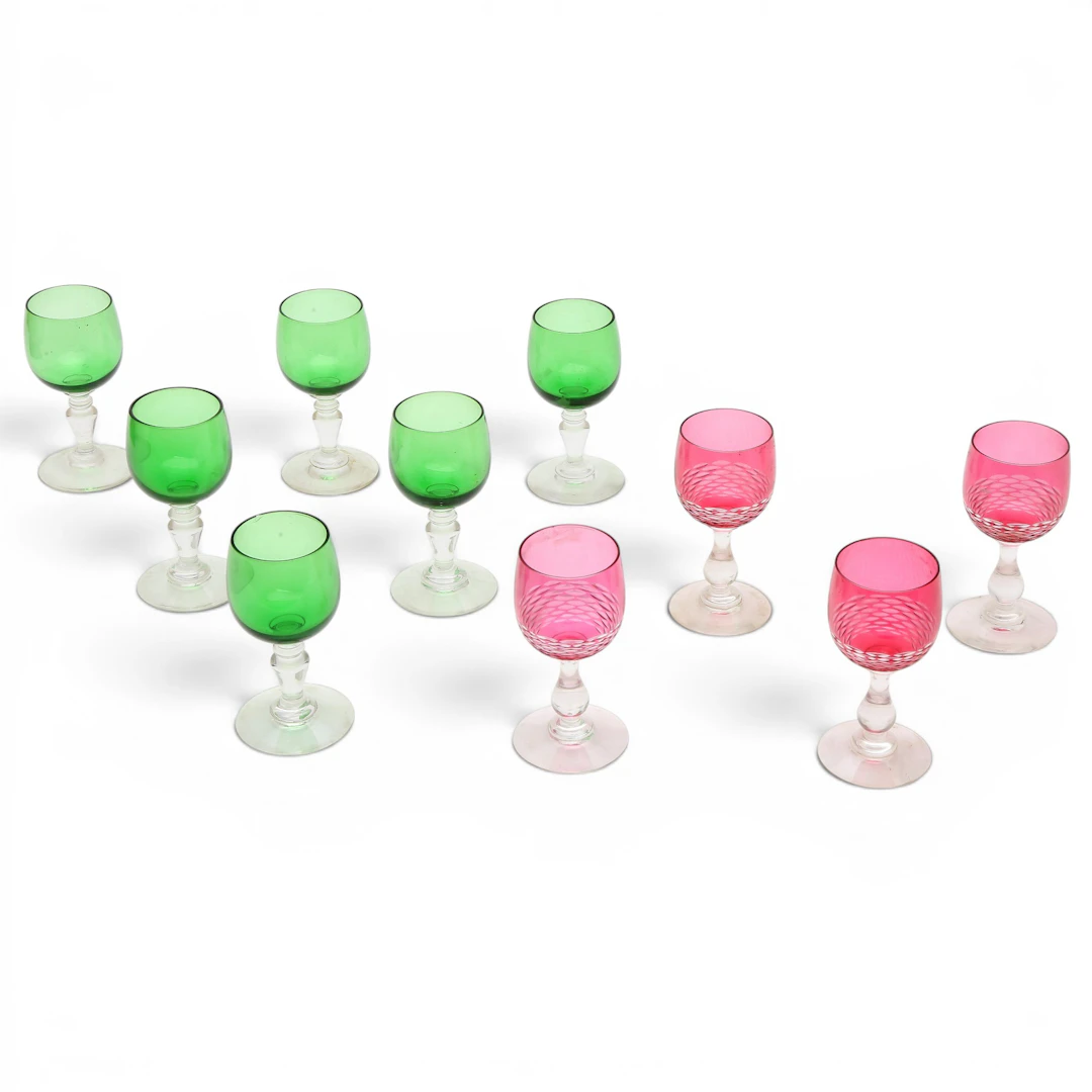 Set of six green liquour glasses and set of four rose glasses in French