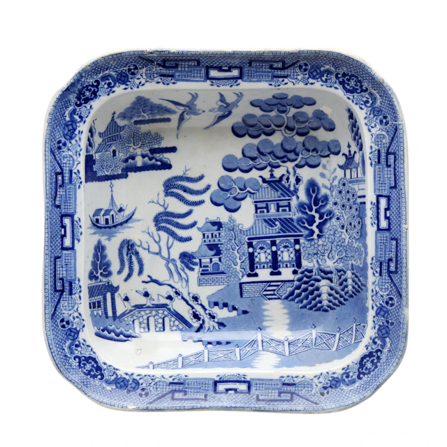 Small platter in printed English earthenware, early decades of the
