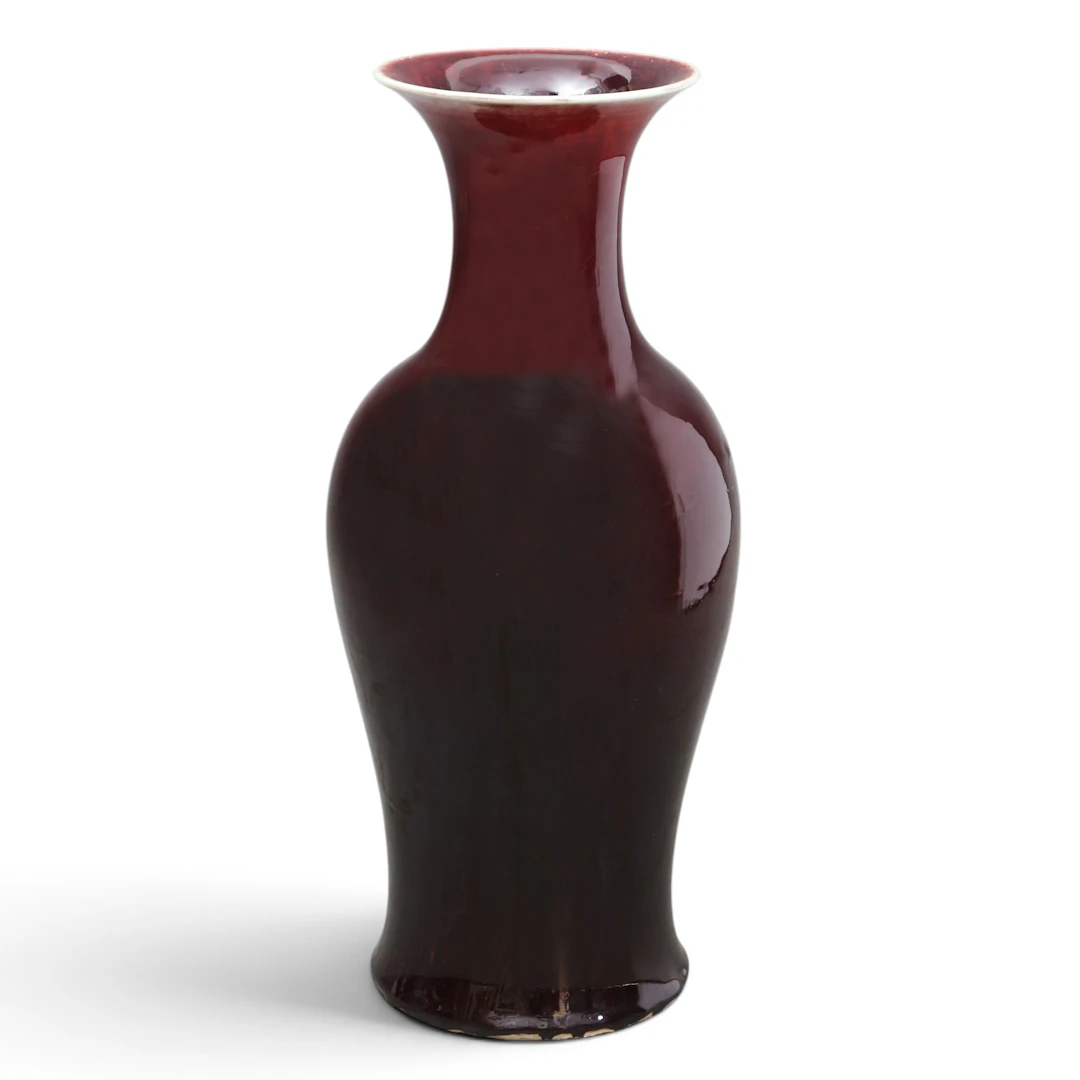 Chinese "sang de boeuf" porcelain vase, circa 1900.
