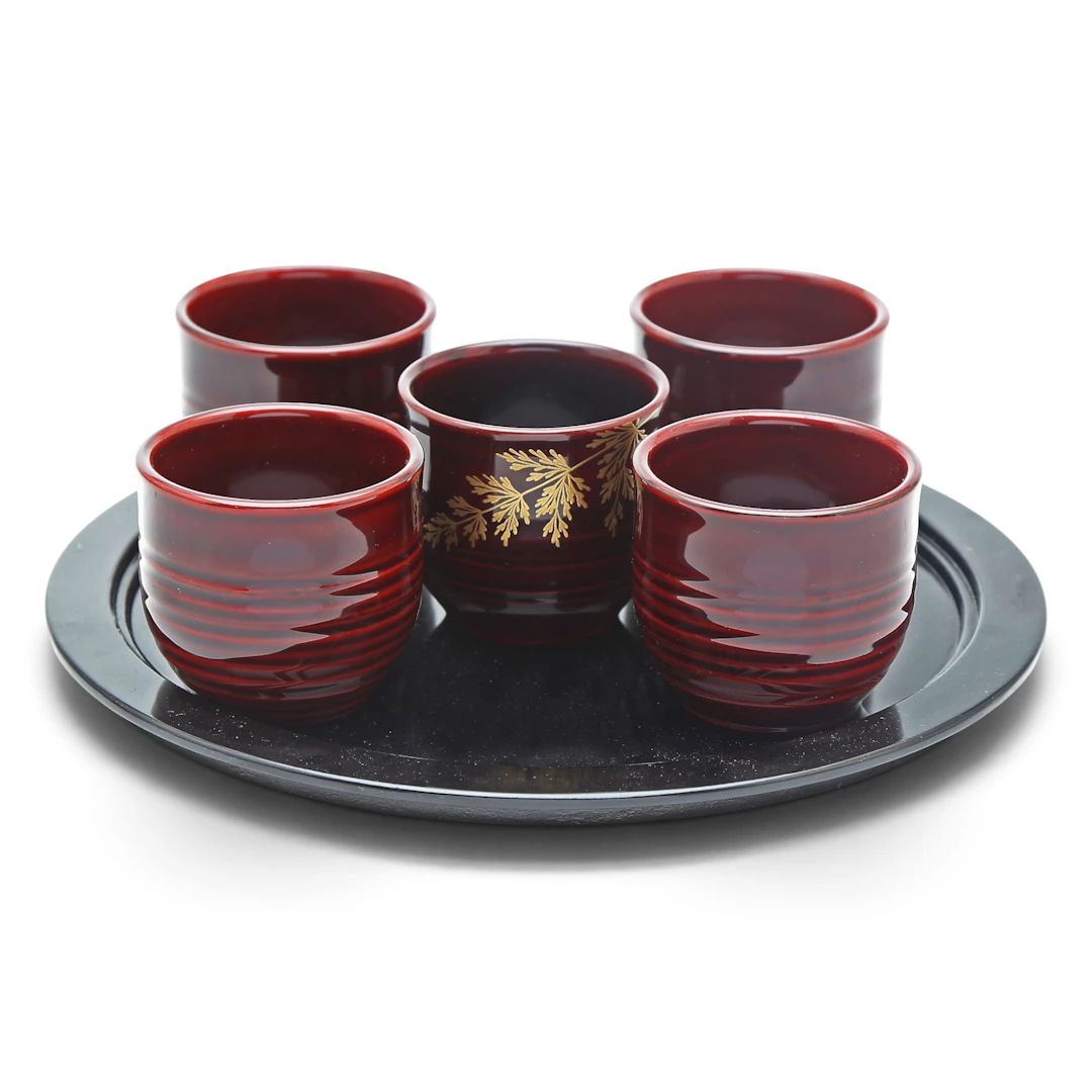 TADASHI INAMI. Wajima lacquer sake set.