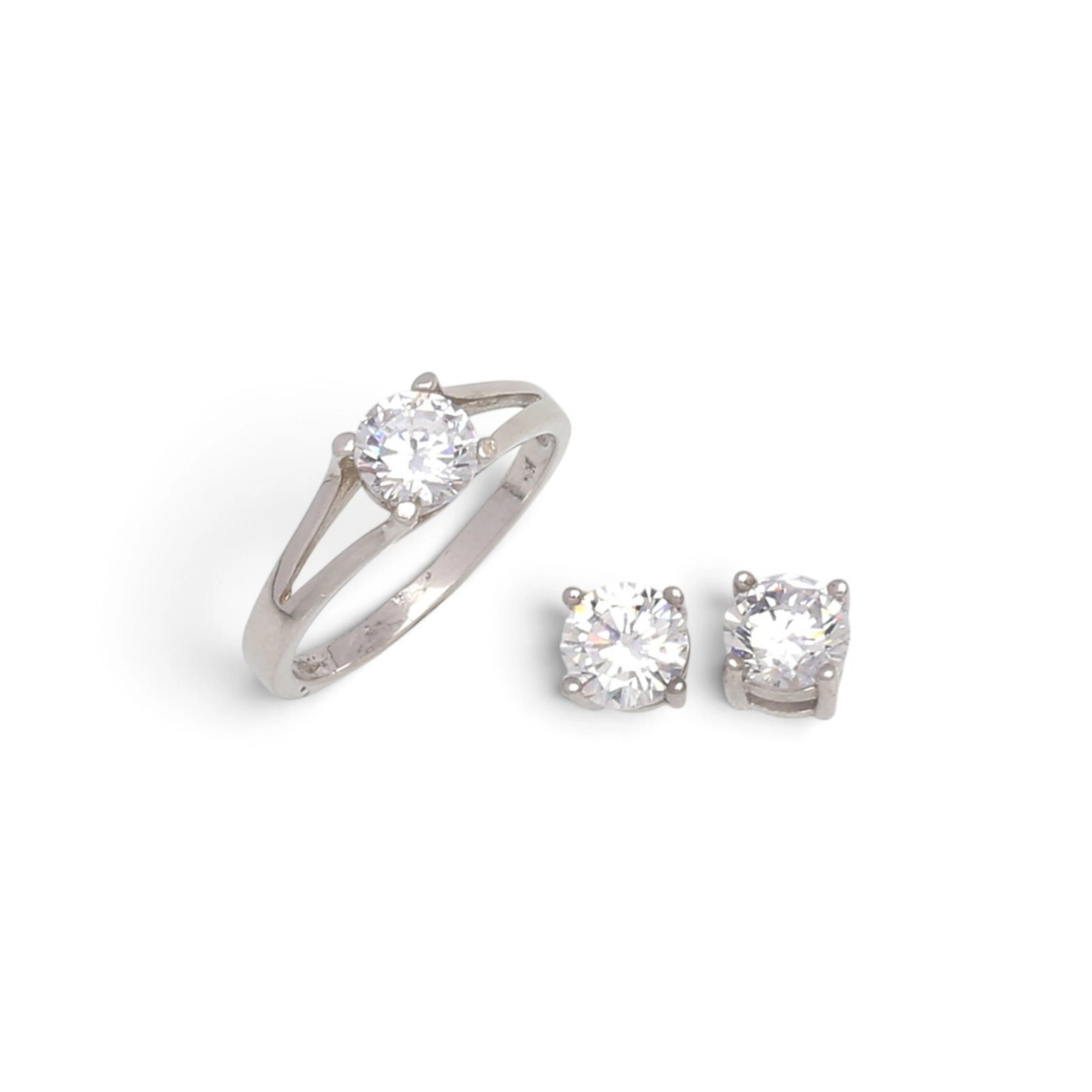 Ring and stud earrings set with zircos.
