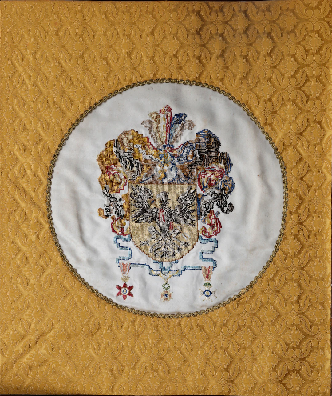 Coat of arms of the surname Villa de Galdames (Vizcaya) in embroidered silk.
