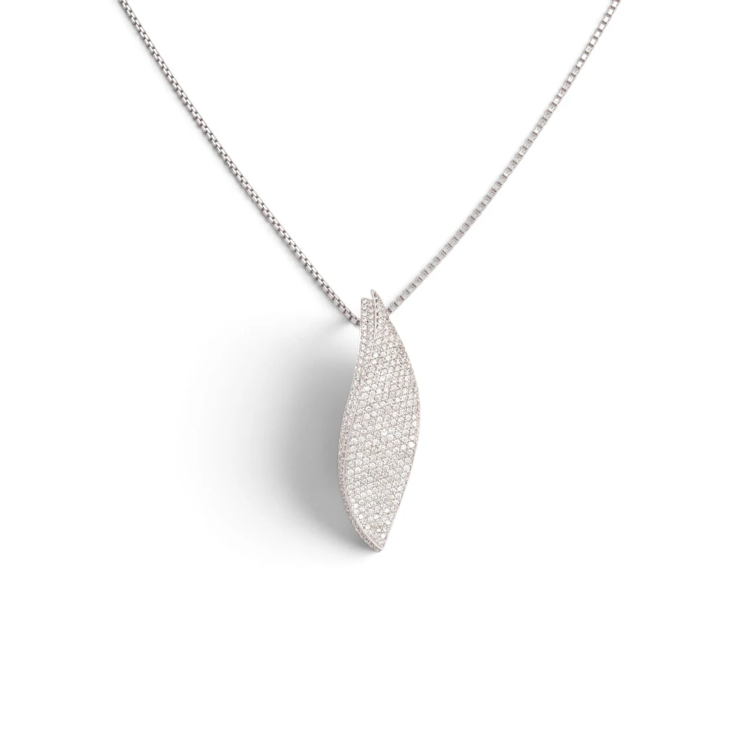 LEAF-SHAPED pendant with diamond pavé.