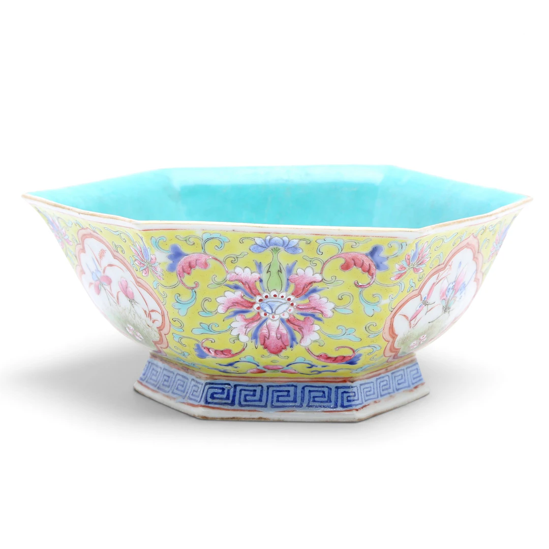 Late 19th-century Chinese Qing famille rose porcelain hexagonal bowl.