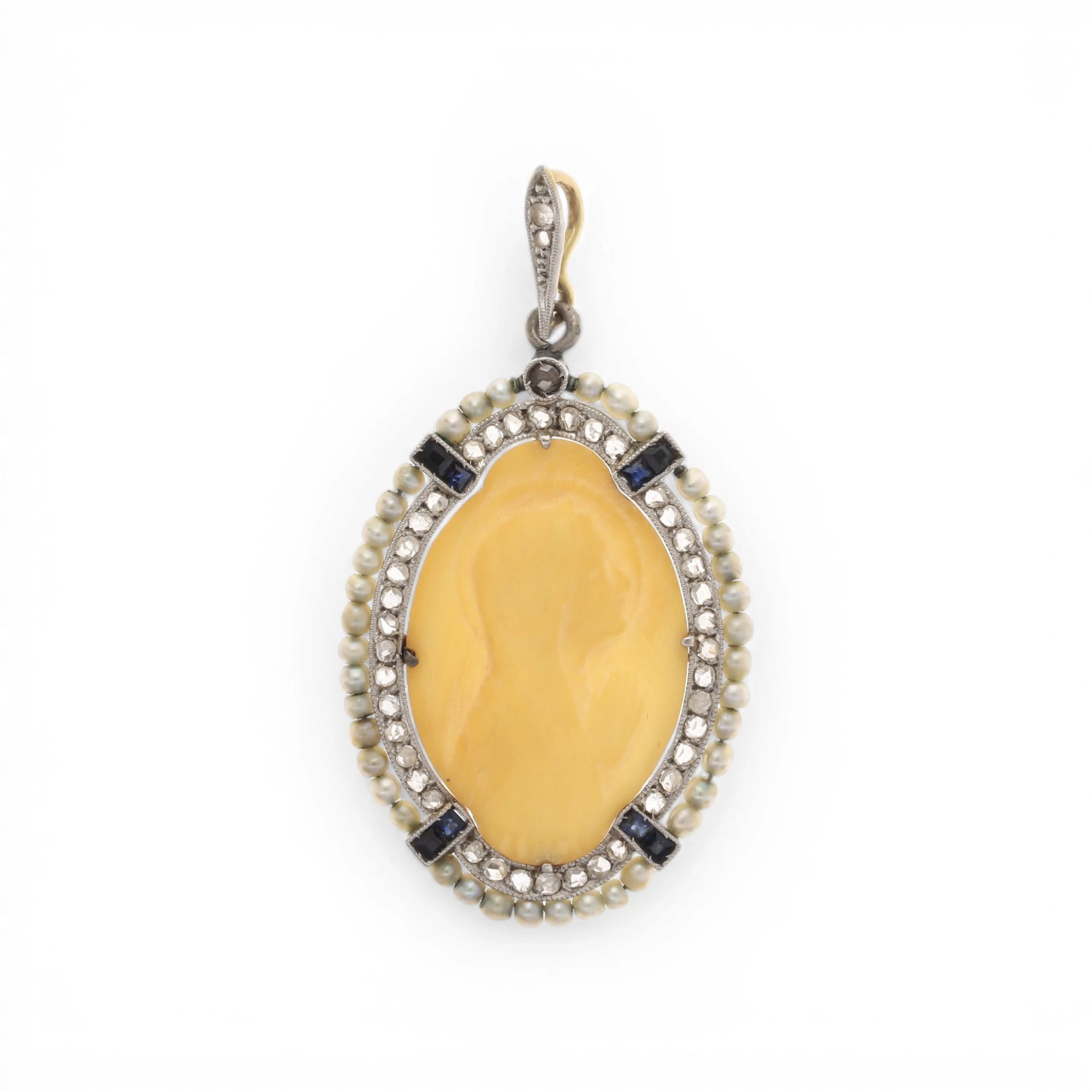 Art Deco devotional medal, circa 1920.